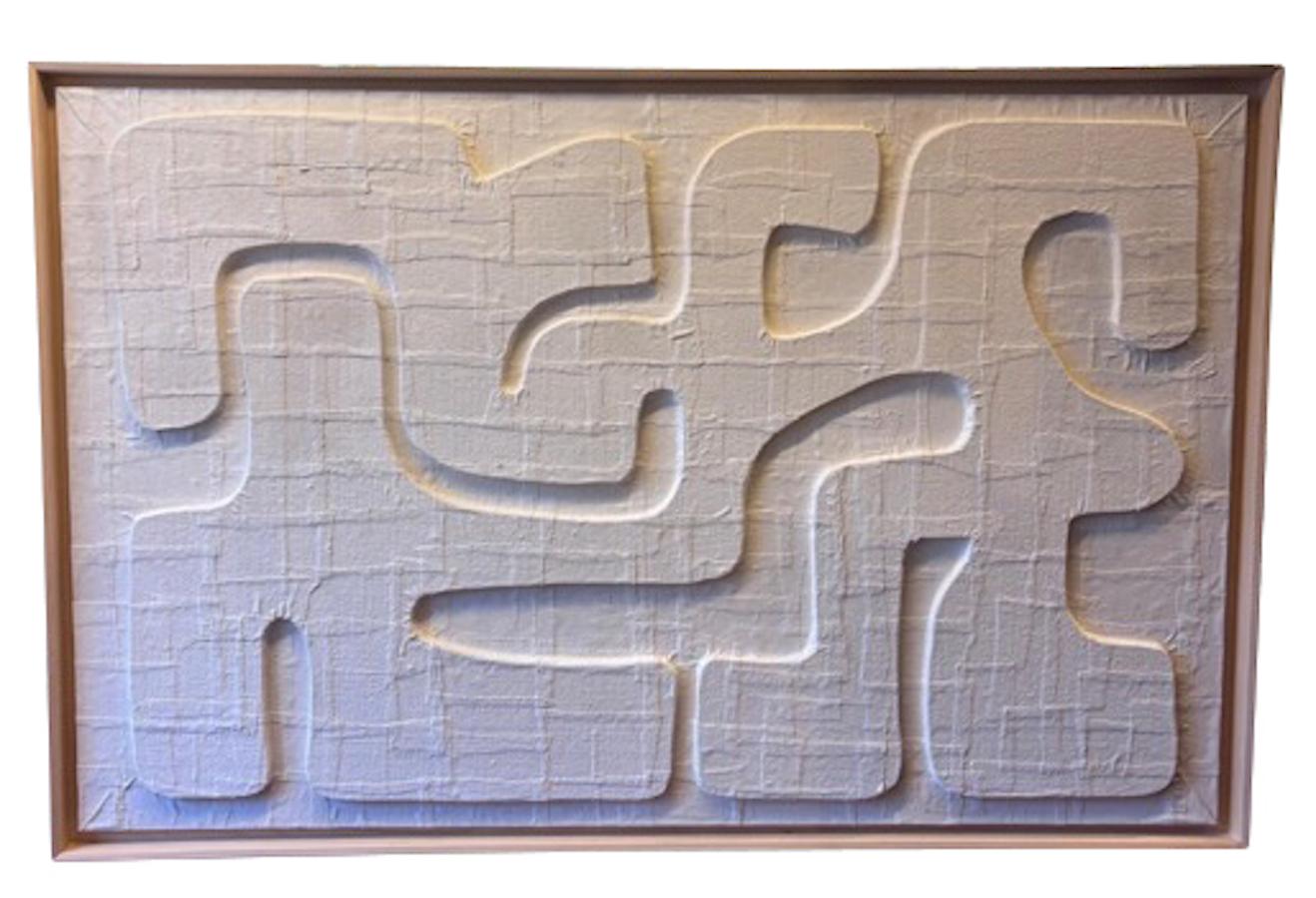 Zeitgenössisches französisches abstraktes Kunstwerk aus Gips in Übergröße.
Lagen von altem Leinen, bemalt und dann mit weißem Gips überzogen.
Schattenrahmen aus Naturholz.
Auf der Rückseite vom Künstler W. Murdok signiert.
Ankunft im Dezember.