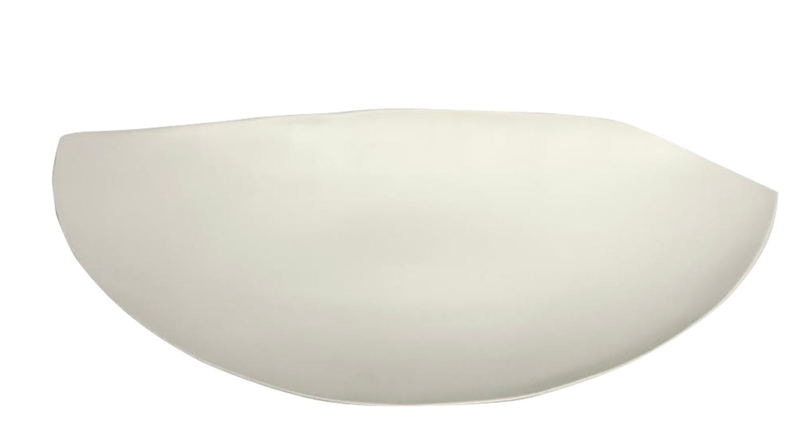 Contemporary Italian extra large curved fine ceramic bowl.
White in color.
Handmade in an organic half moon shape.
