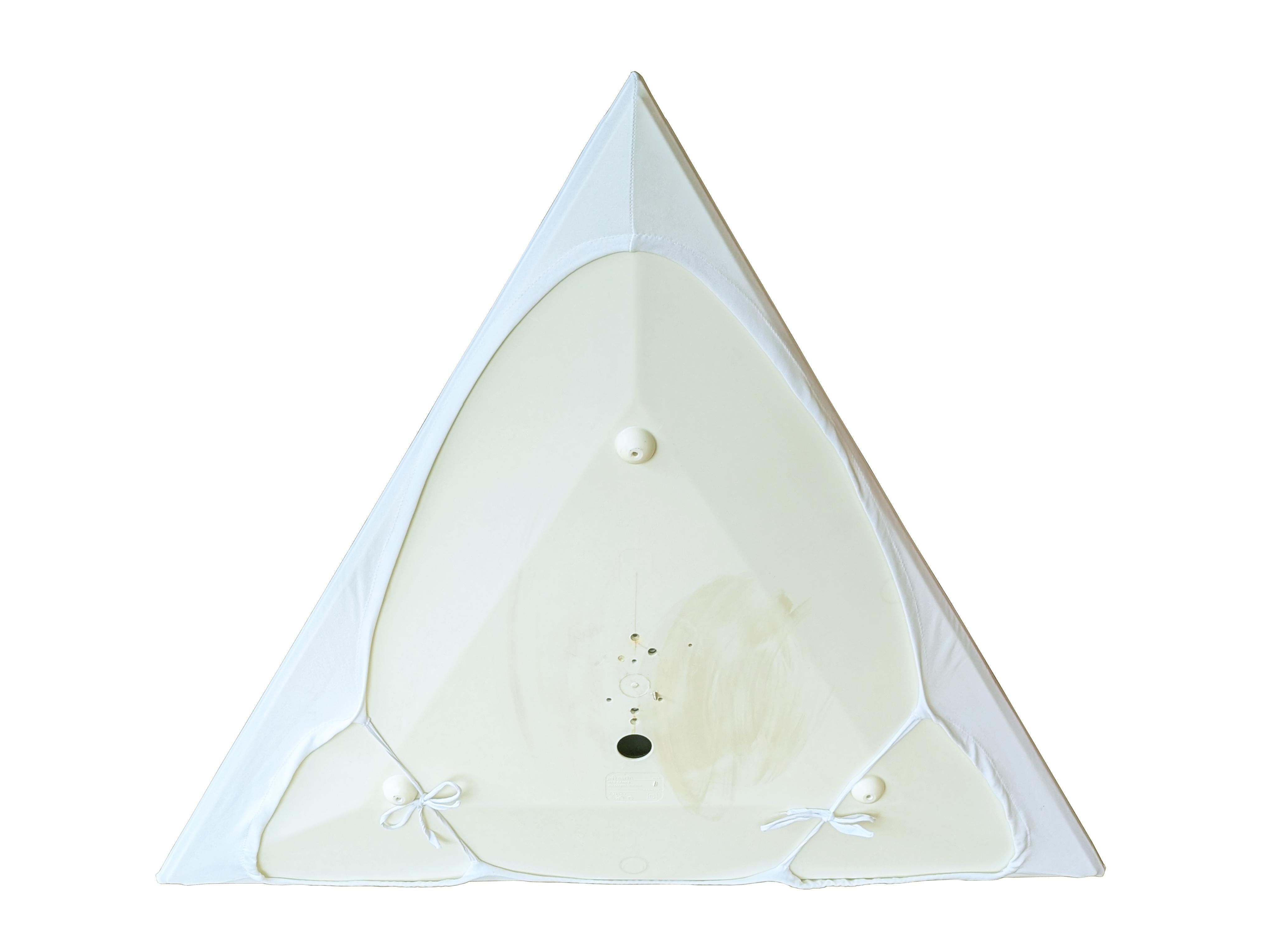 Lampada da parete/soffitto Sanka di Takahama in tessuto bianco, metallo e plastica degli anni '70  Sirrah In condizioni buone in vendita a Varese, Lombardia