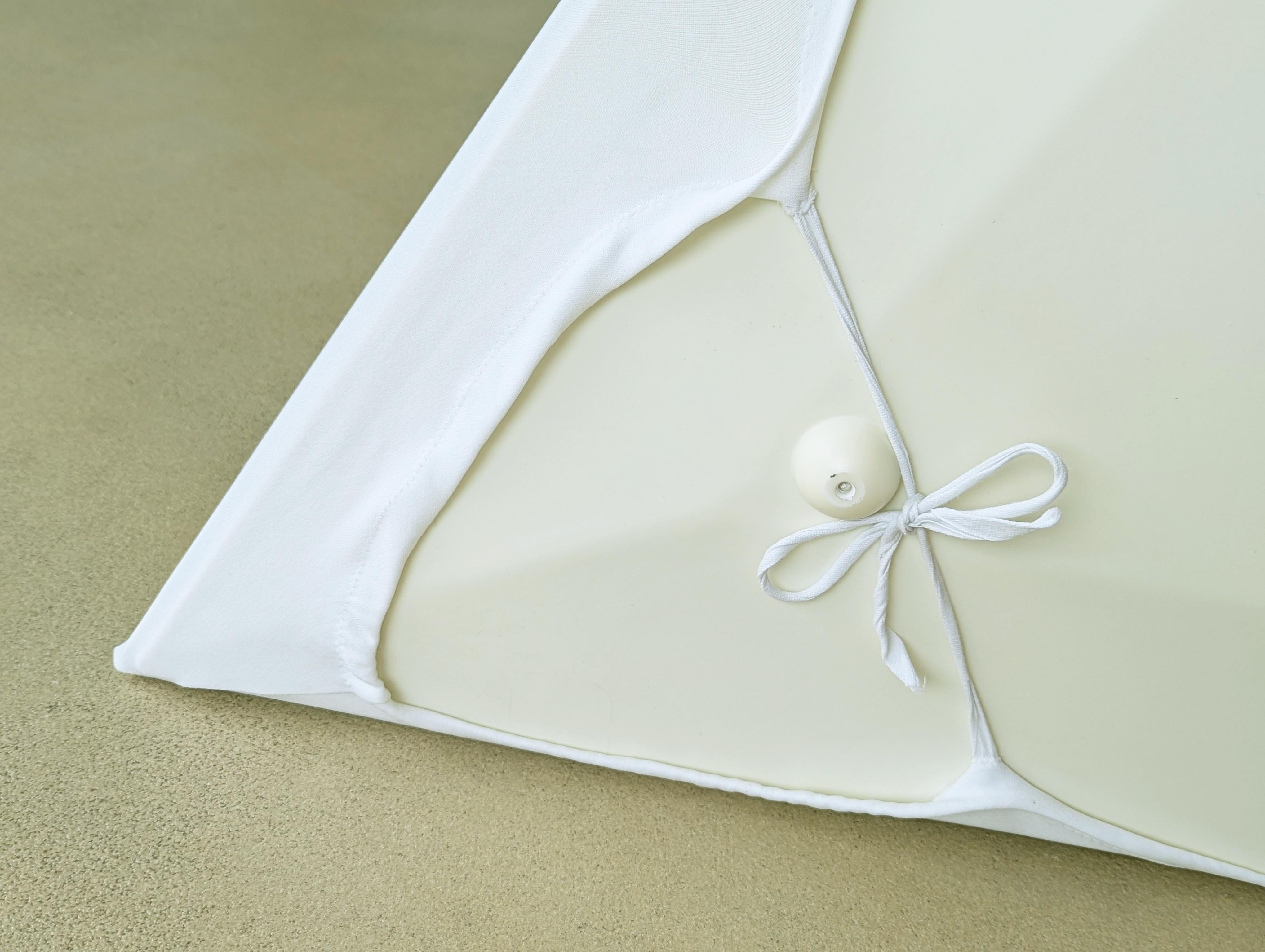 Tessuto Lampada da parete/soffitto Sanka di Takahama in tessuto bianco, metallo e plastica degli anni '70  Sirrah in vendita
