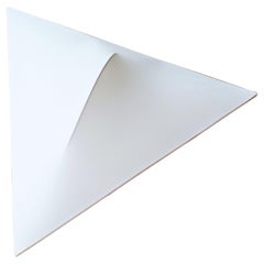 Lampe murale/plafonnier Sanka par Takahama des années 1970, en tissu blanc, métal et plastique  Sirrah