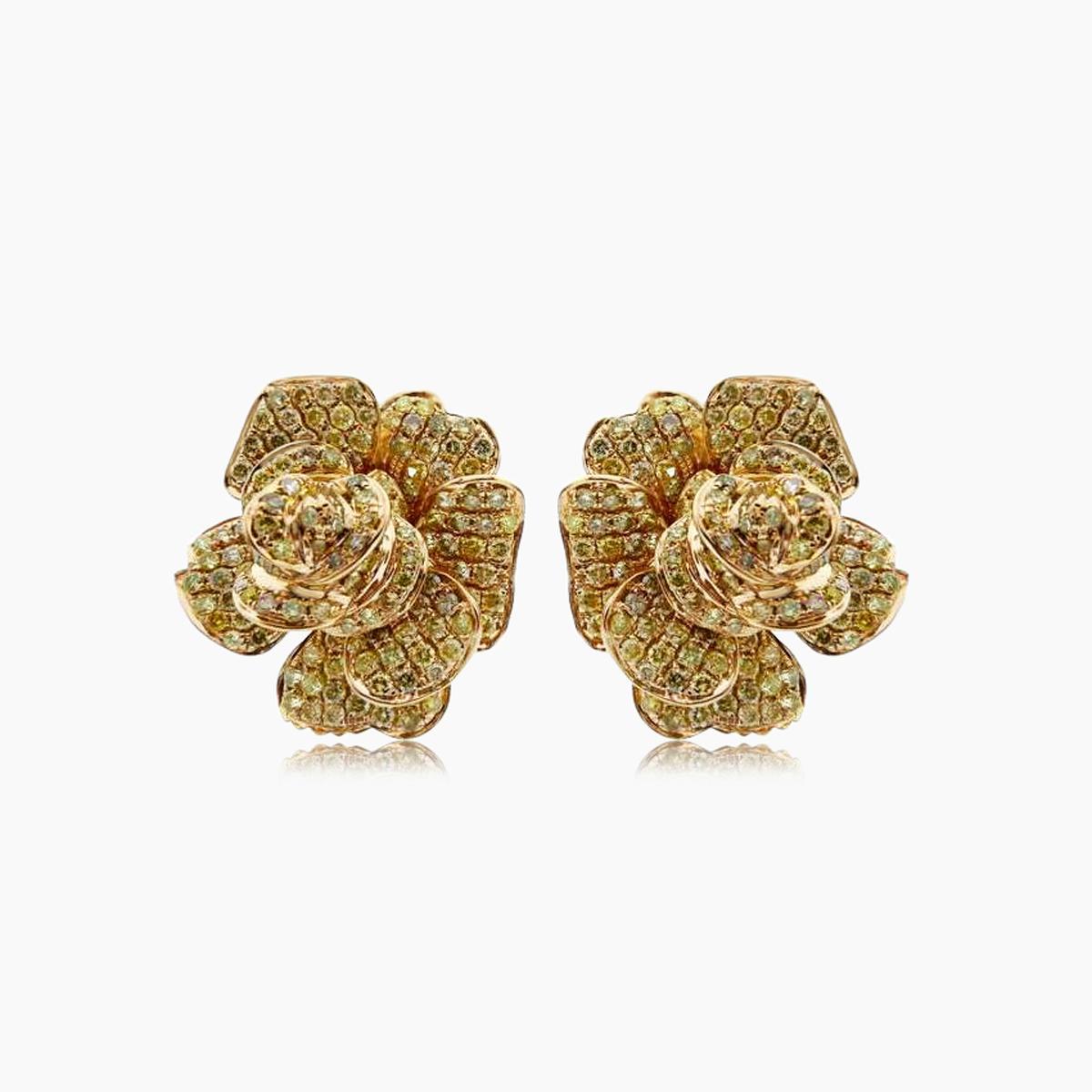 Taglio misto Orecchini in oro rosa 18K con diamanti bianchi e fantasia incastonati a fiore in vendita