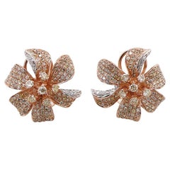 Orecchini The Lilly Flower in oro bianco e rosa 18 carati con diamanti bianchi e pave set