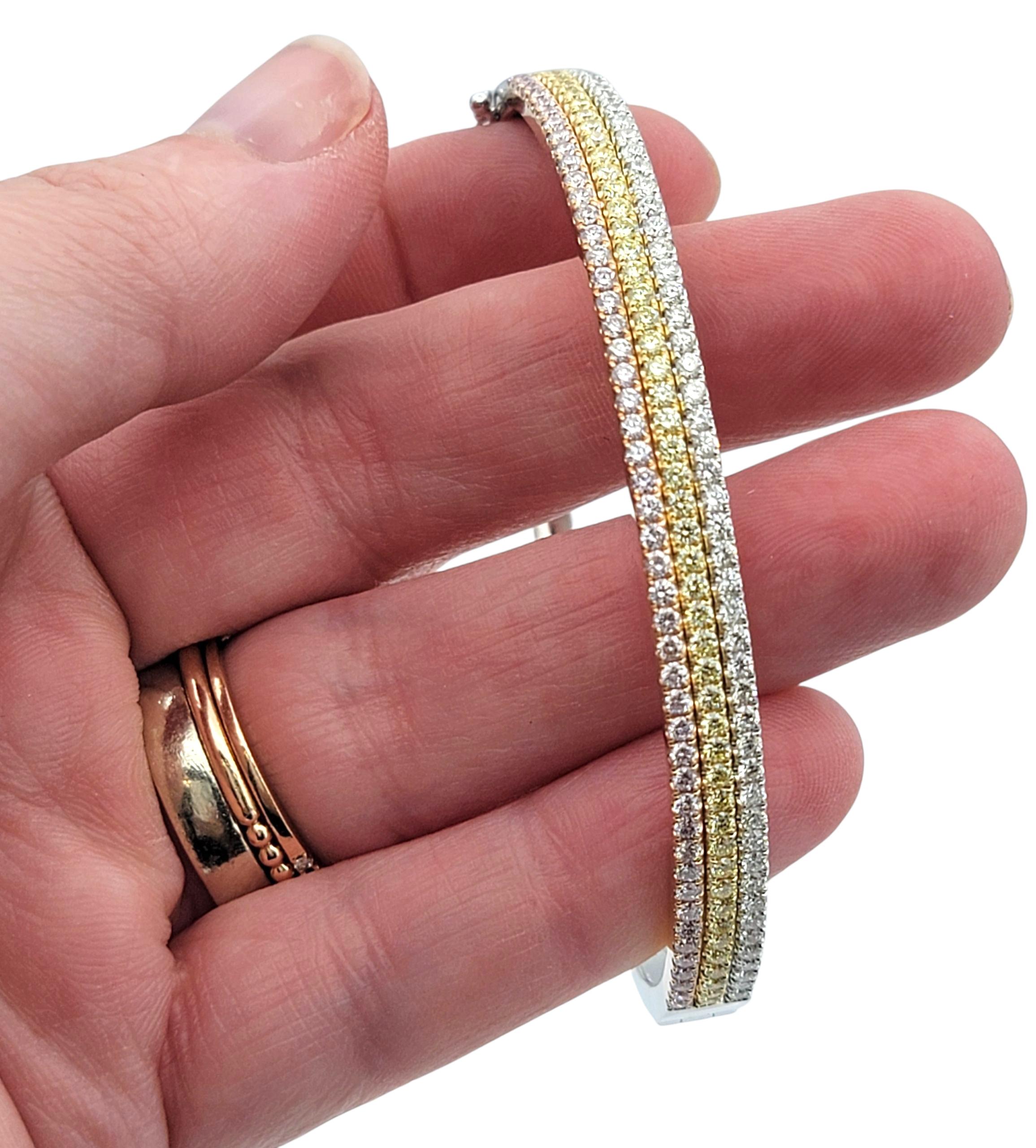 Weißer, pinker & gelber Diamant Dreireihiger Armreif aus 14 Karat Weißgold im Angebot 2