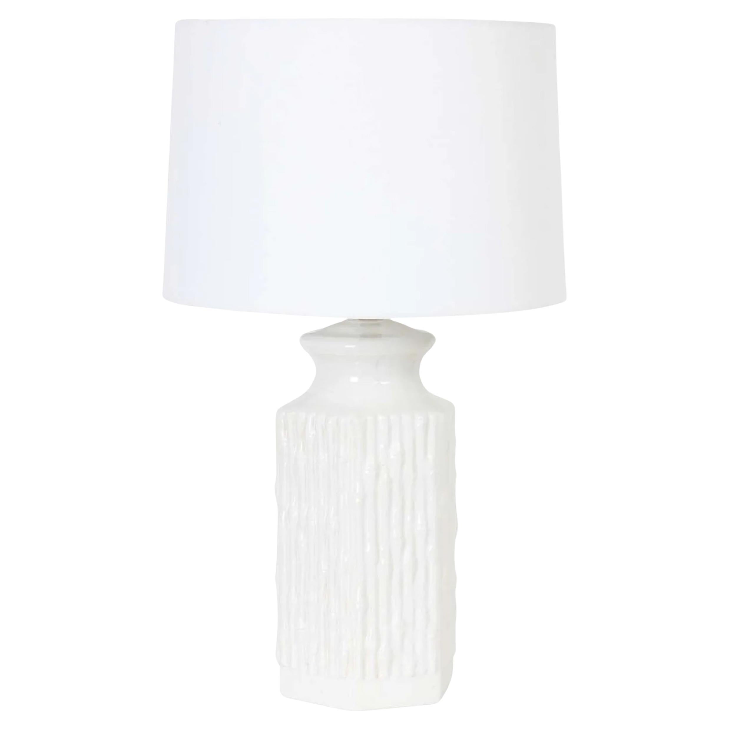 Lámpara blanca de bambú sintético en venta