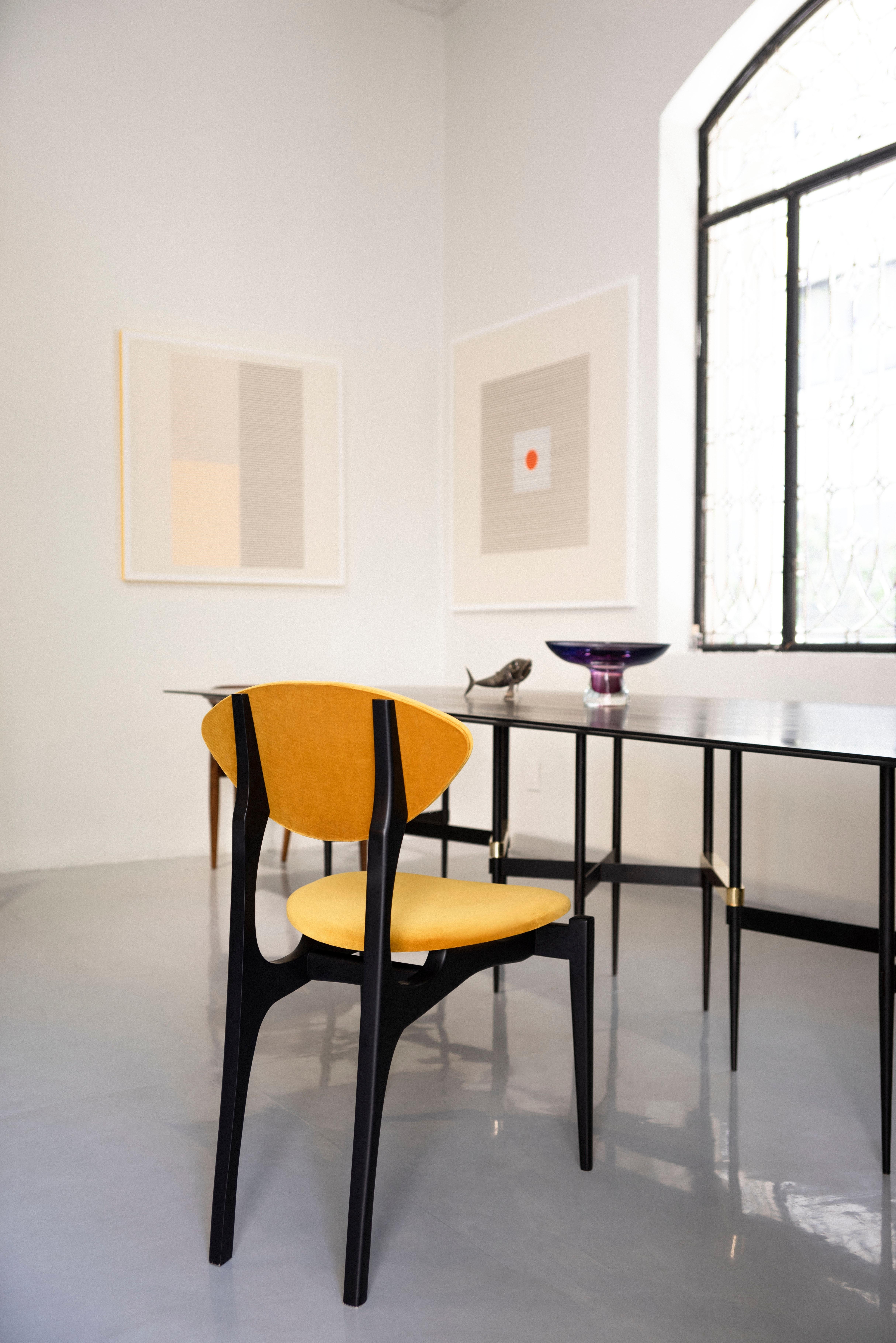 Contemporary White Femur Dining Chair by Atra Design