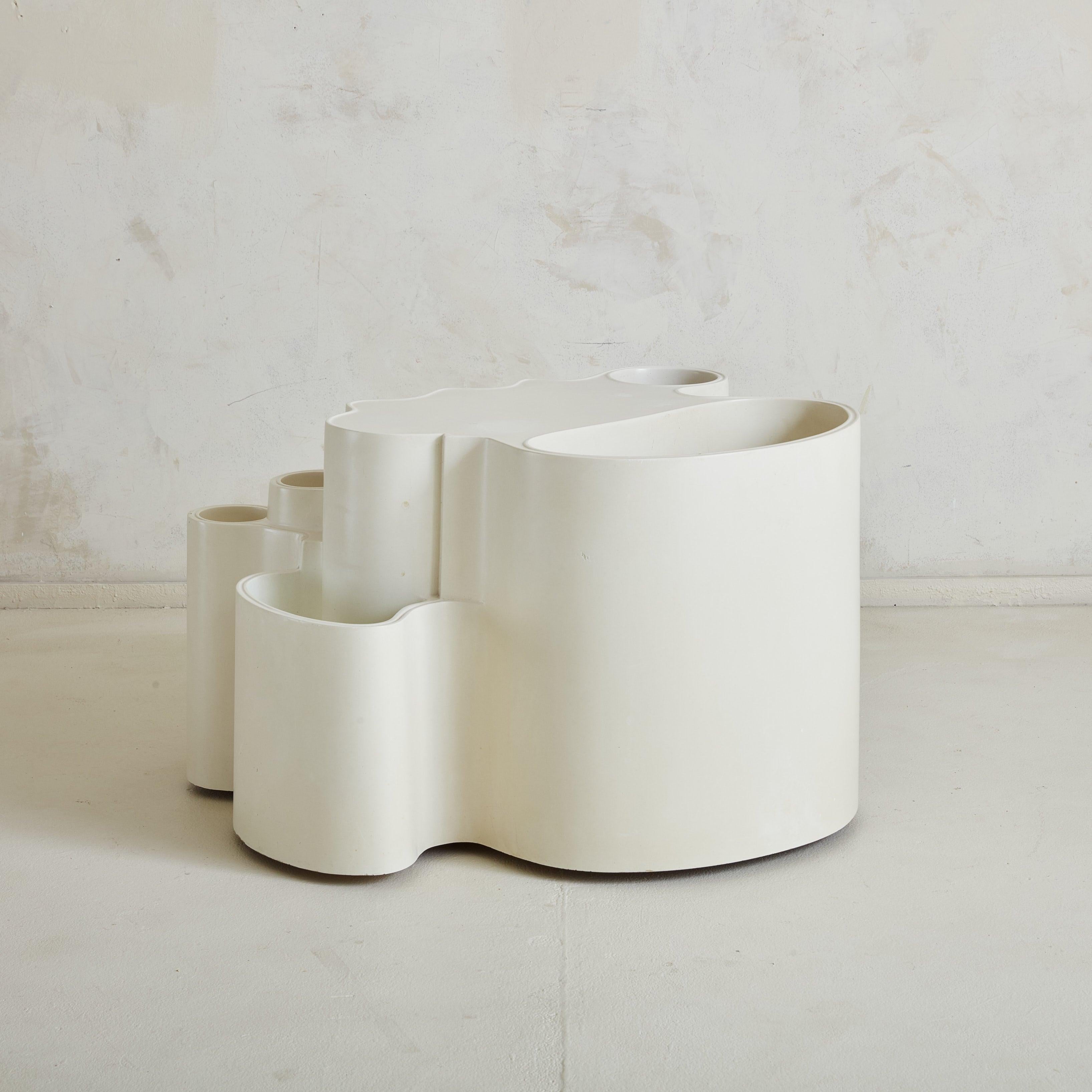 Modern White Fiberglass Planter or Bar Cart on Wheels in the Style of Joe Colombo For Sale