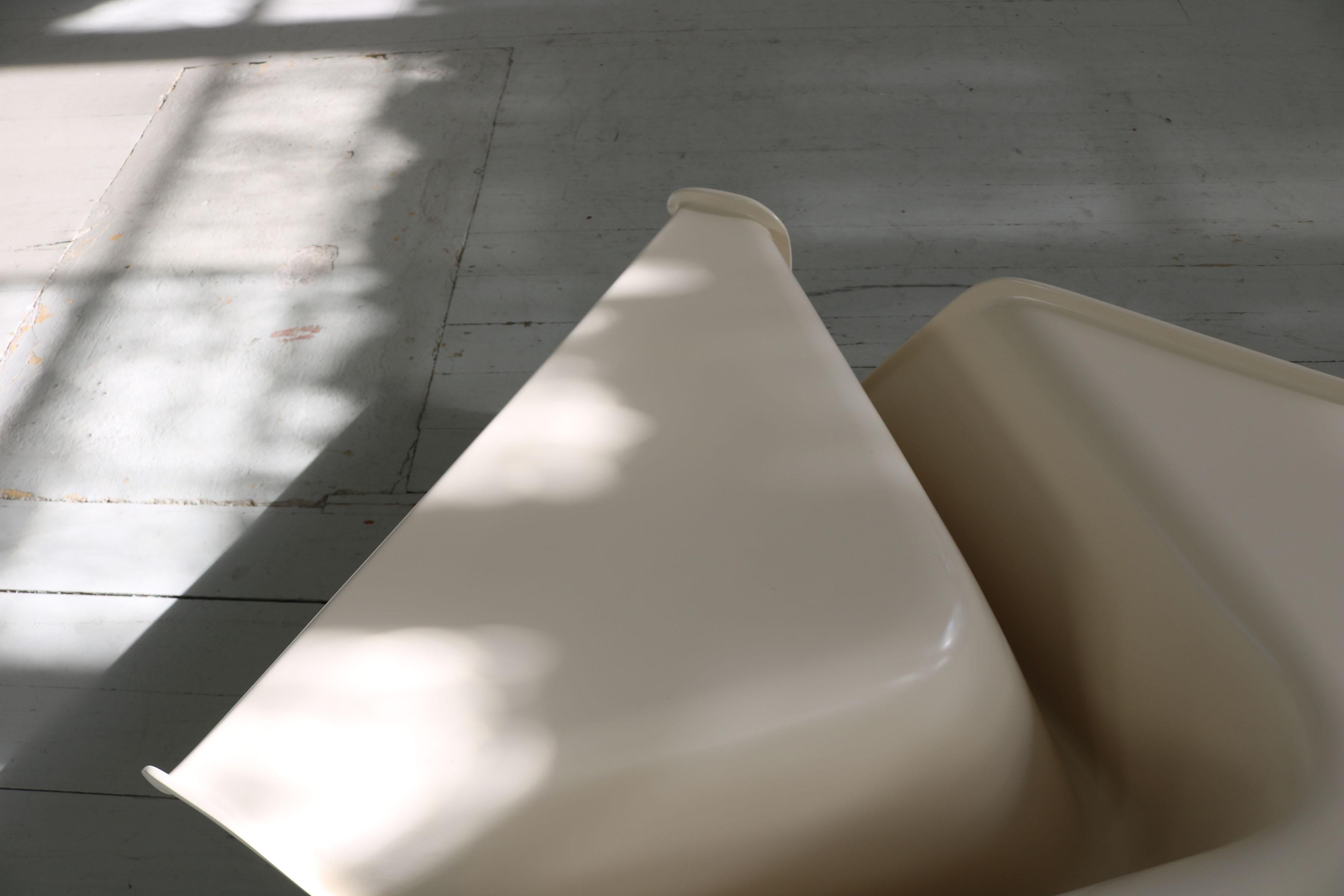 White Fiberglass sofa table, Cesare Leonardi & Franca Stagi, Fiarm, 70s For Sale 7