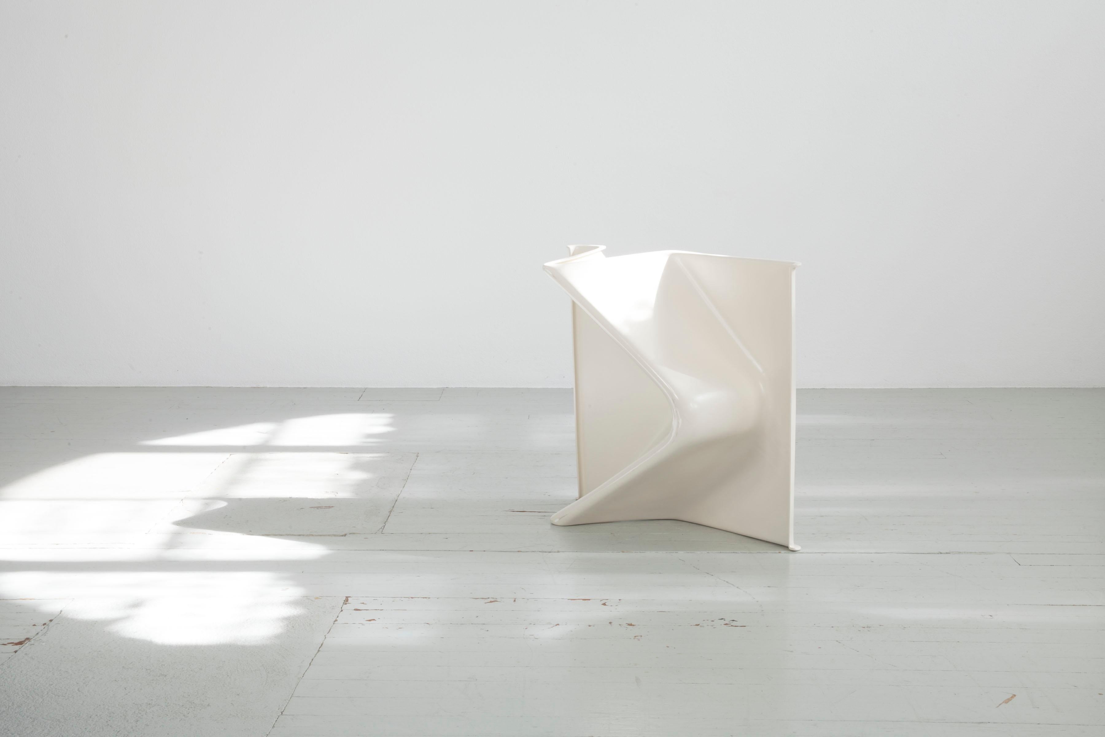 White Fiberglass sofa table, Cesare Leonardi & Franca Stagi, Fiarm, 70s For Sale 2