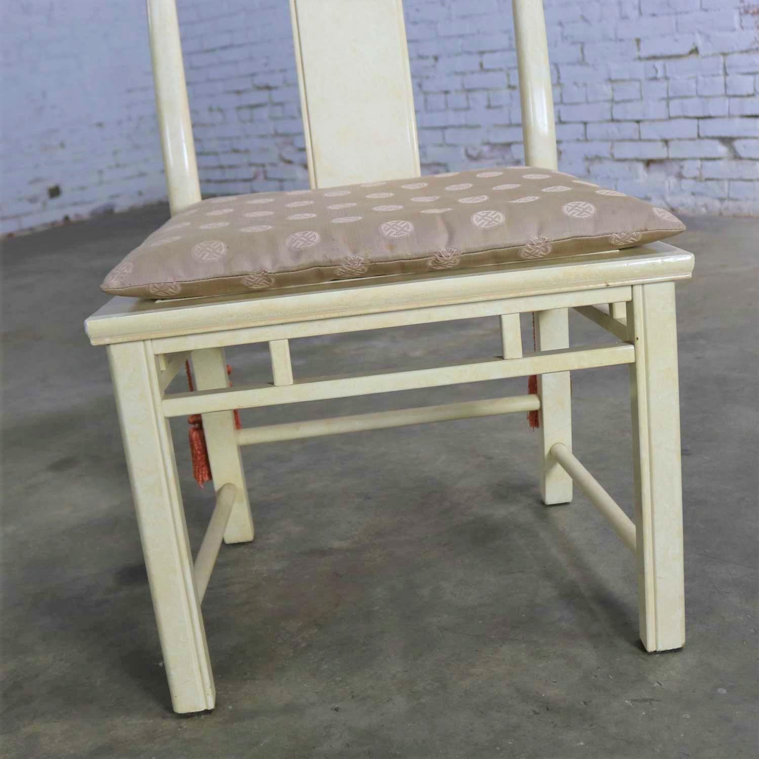 Fin du 20e siècle 6 chaises de salle à manger en laque blanche de style chinoiseries asiatiques Ming en vente