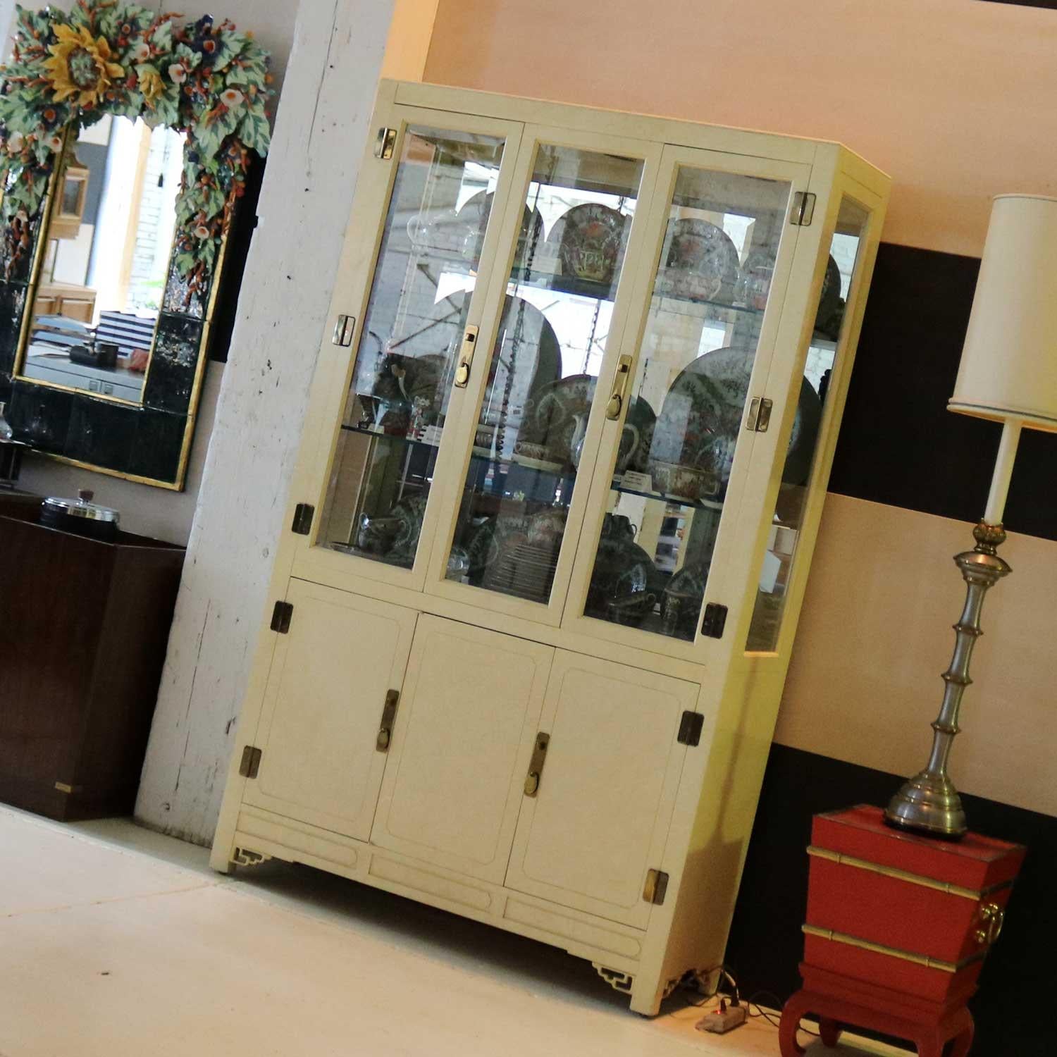 Wood White Fine Furniture Asian Ming Chinoiserie Style off White Lacquer Display Chin