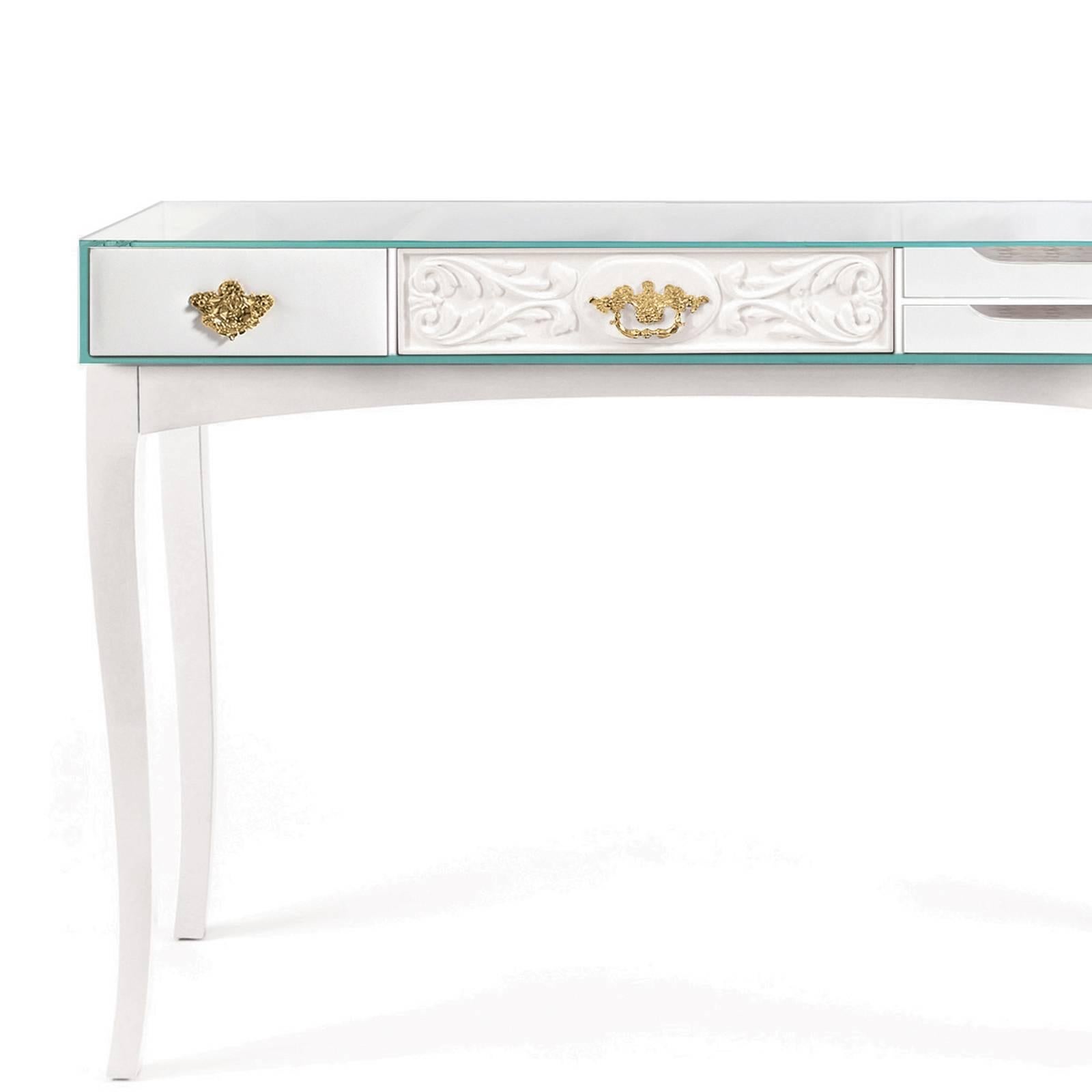 Console white finishes made with rosewood and
with lacquered glass top. With 5 drawers. With brass handles.
Available in:
L 118 x D 43 x H 87cm, price: 9900,00€.
L 105 x D 43 x H 87cm, price: 9500,00€.
L 90 x D 43 x H 87cm, price: 7900,00€.
L 85 x D