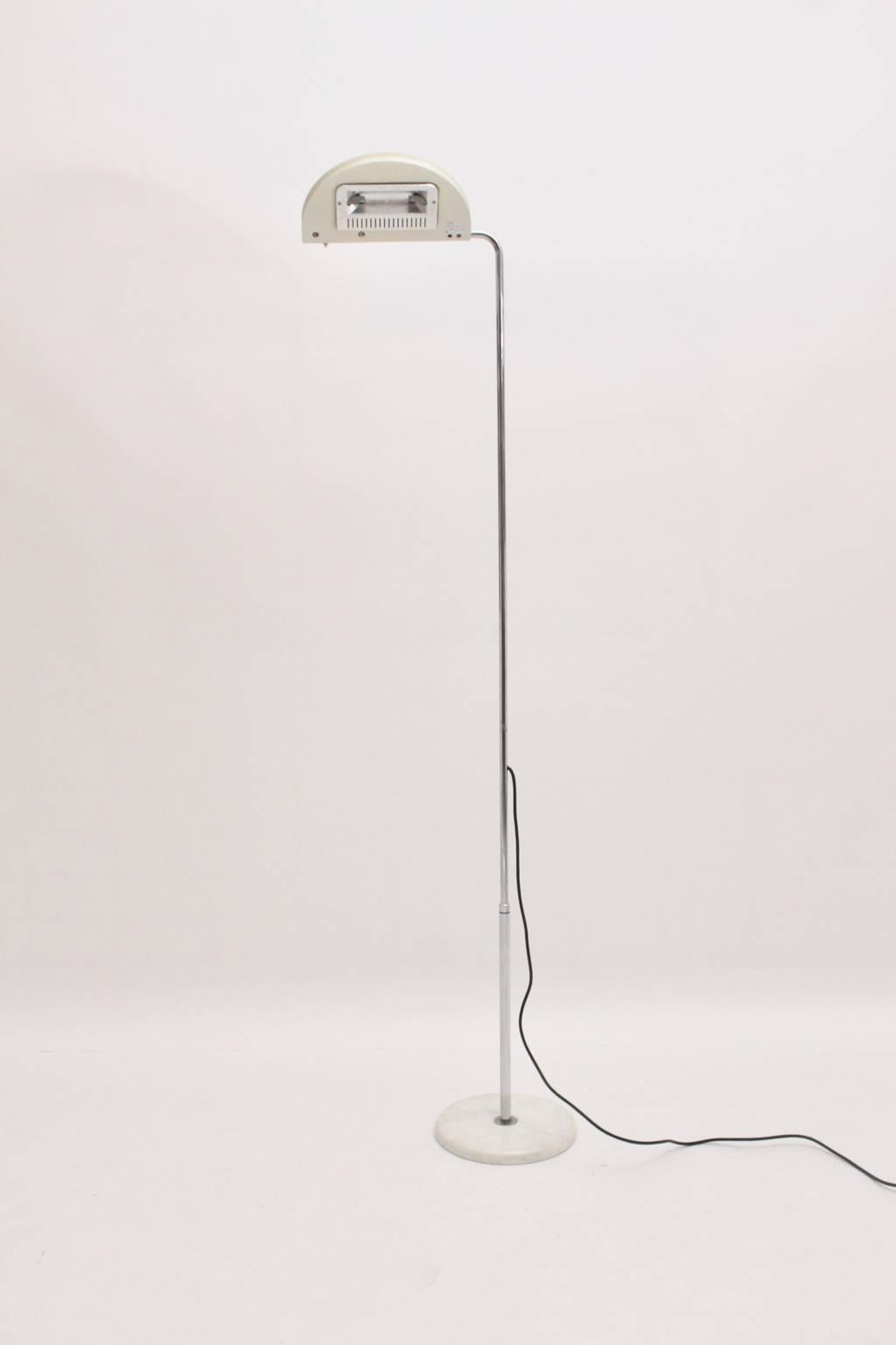 Modern White Vintage Floor Lamp Mezzaluna by Bruno Gecchelin, Italy, 1974 For Sale 3