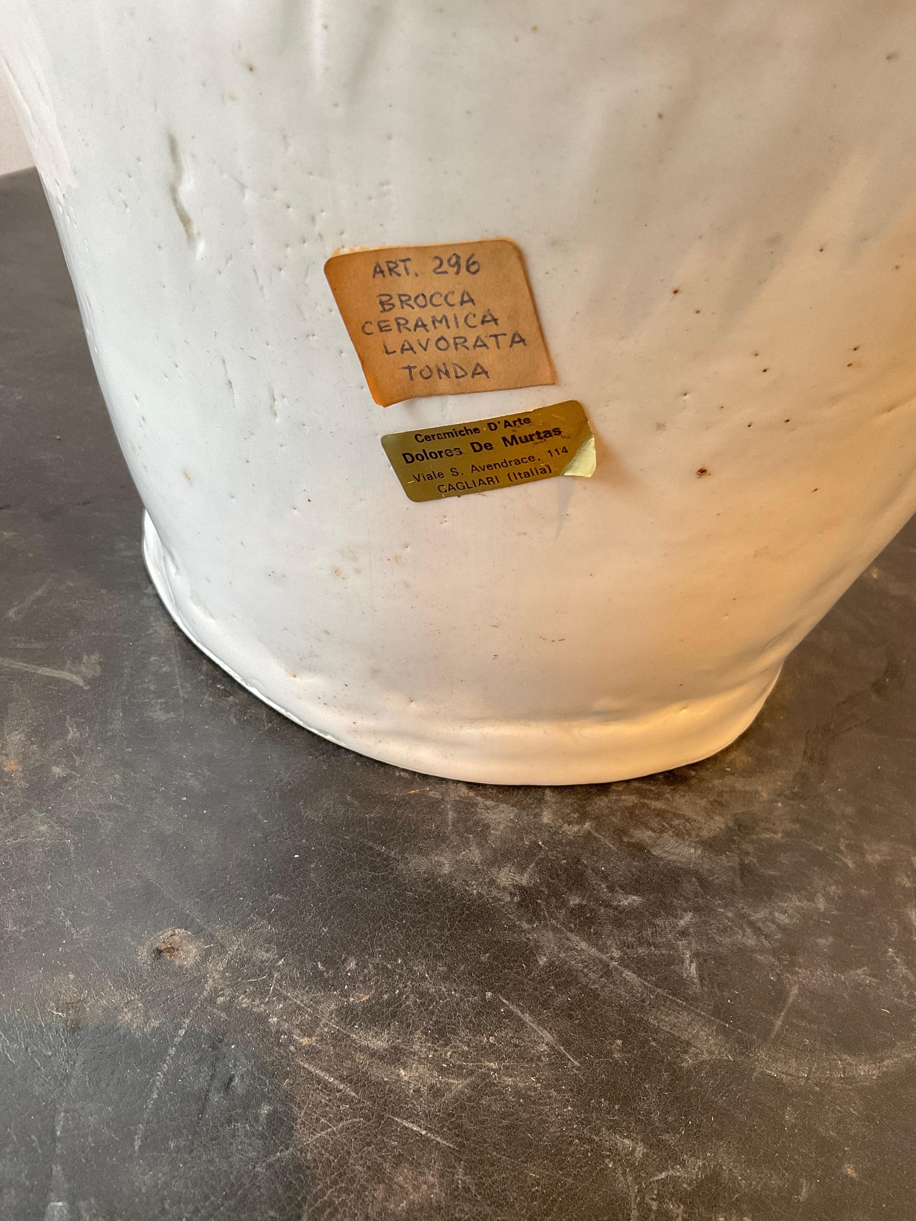 Weiße geblümte Keramikvase von Dolores De Murtas im Angebot 2