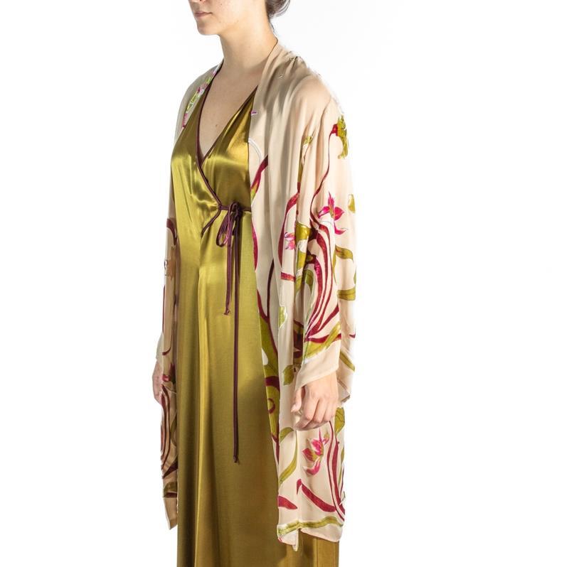 White Floral Print Rayon & Silk Burnout Velvet Robe For Sale 5
