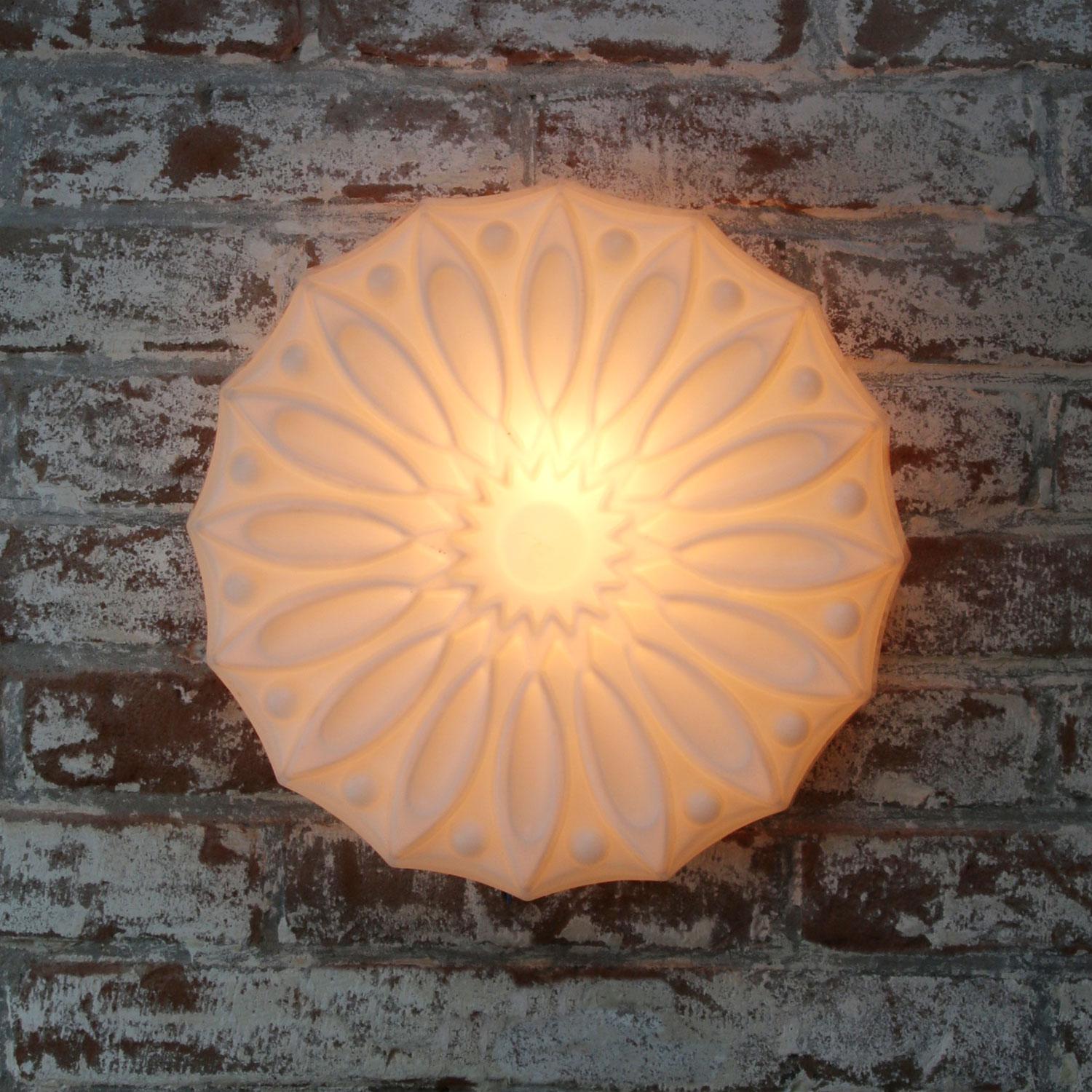 White Flower Opaline Milk Glass Vintage Industrial Scone Wall Lamp In Good Condition In Amsterdam, NL