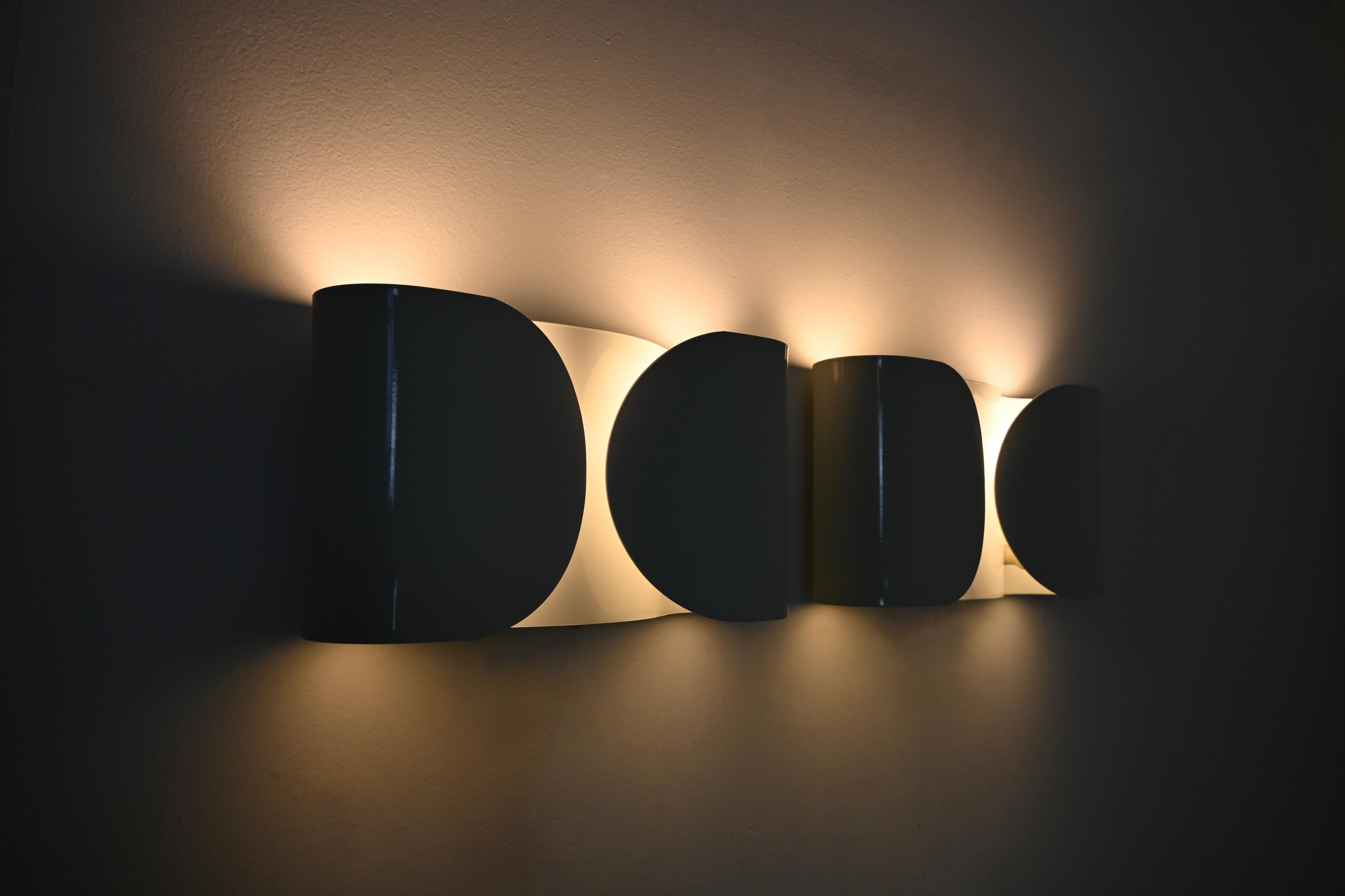 White Foglio Sconces by Tobia & Afra Scarpa for Flos, 1960s, Set of 2 In Good Condition In bruxelles, BE