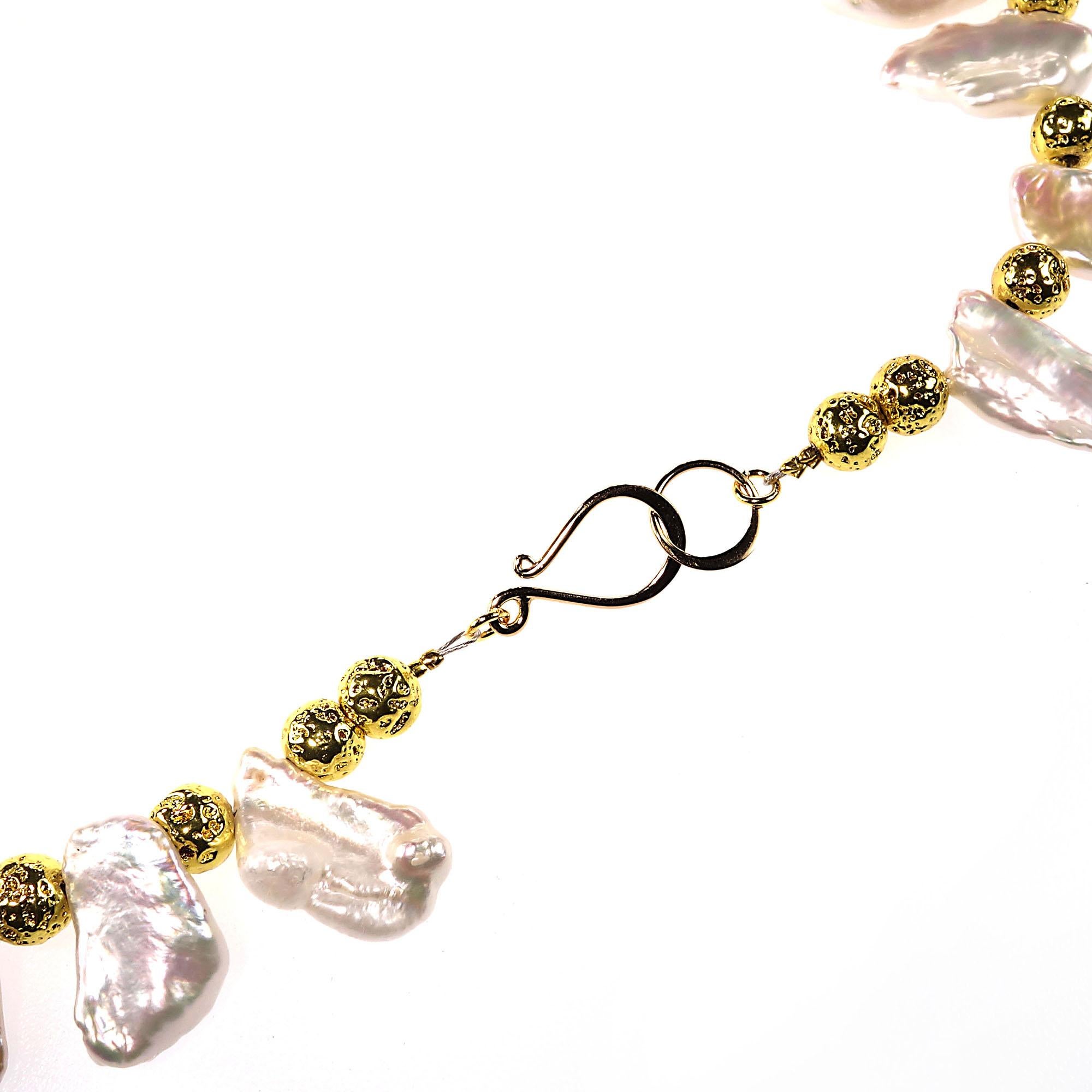 AJD 15 Zoll weiß freie Form Barock Perlen Gold Akzente Halsband     Tolles Geschenk!! im Angebot 4