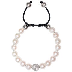 Bracelet en or blanc 18 carats avec perles d'eau douce blanches et diamants de 1,80 carat sertis en pavé