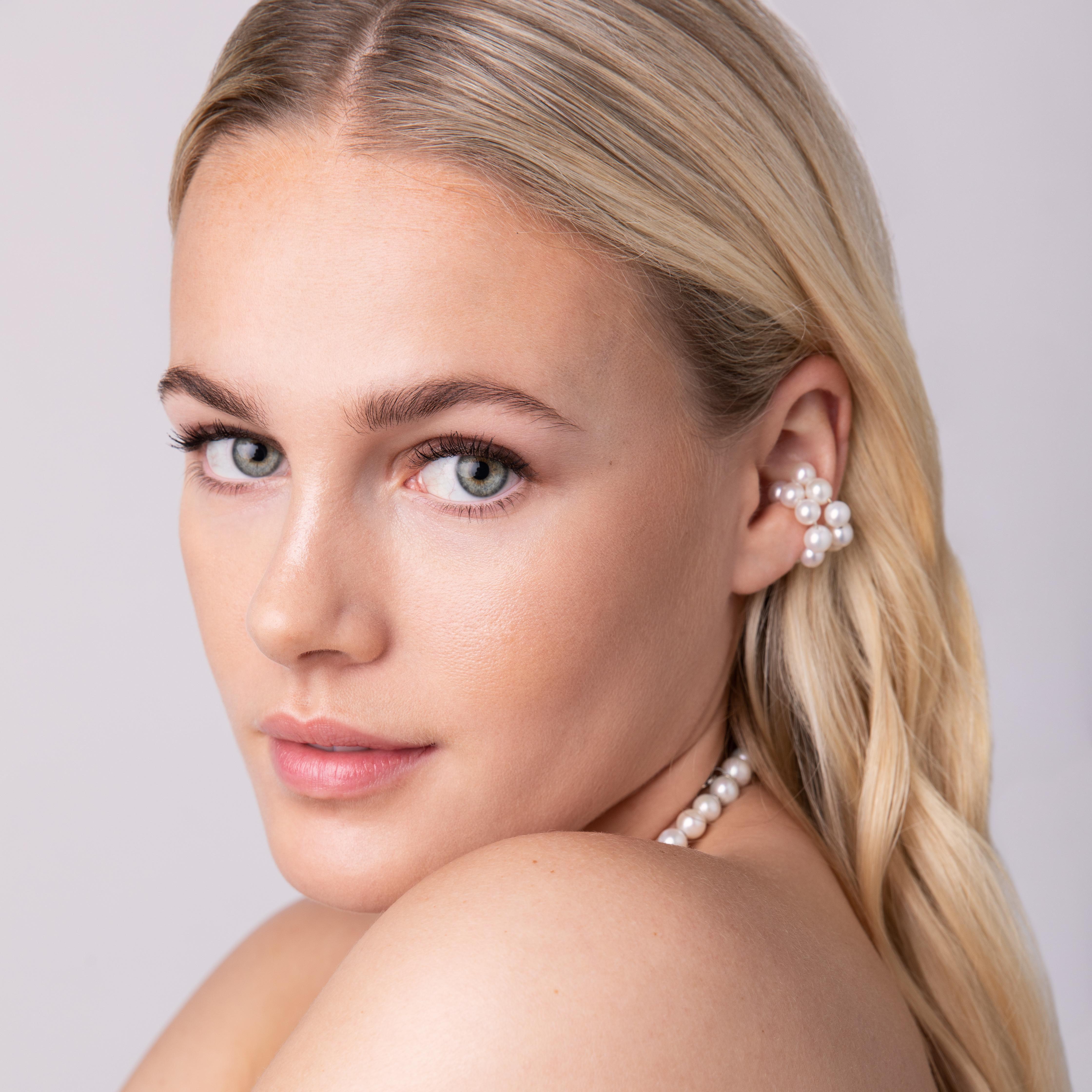 Round Cut White freshwater ear cuff with two Tahiti pearls For Sale