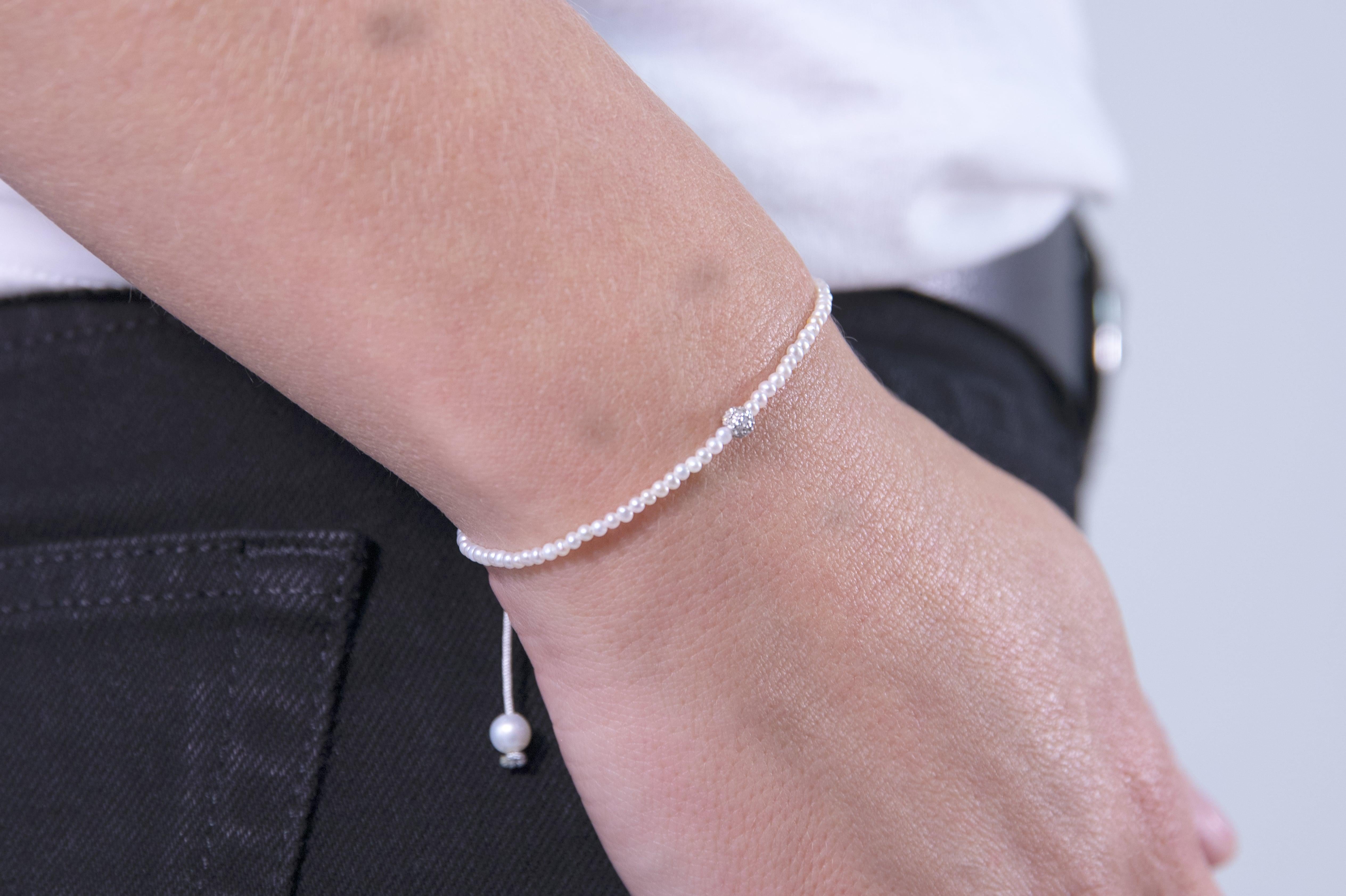Brilliant Cut White Freshwater Pearl Bracelet with 14k WG Diamond Bead For Sale