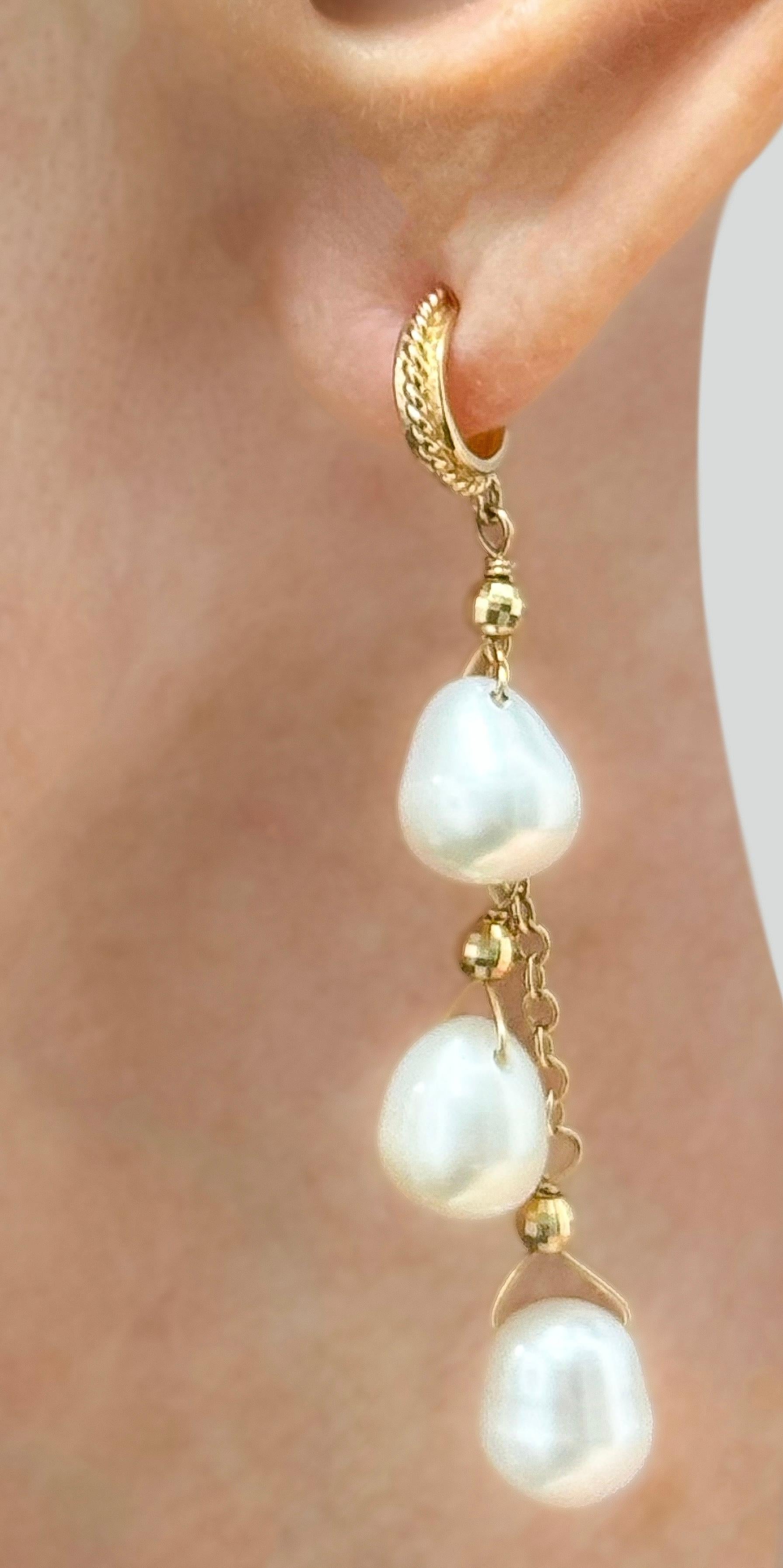 Pendientes Paradizia de perlas blancas de agua dulce colgantes en Nuevo estado para la venta en Laguna Beach, CA
