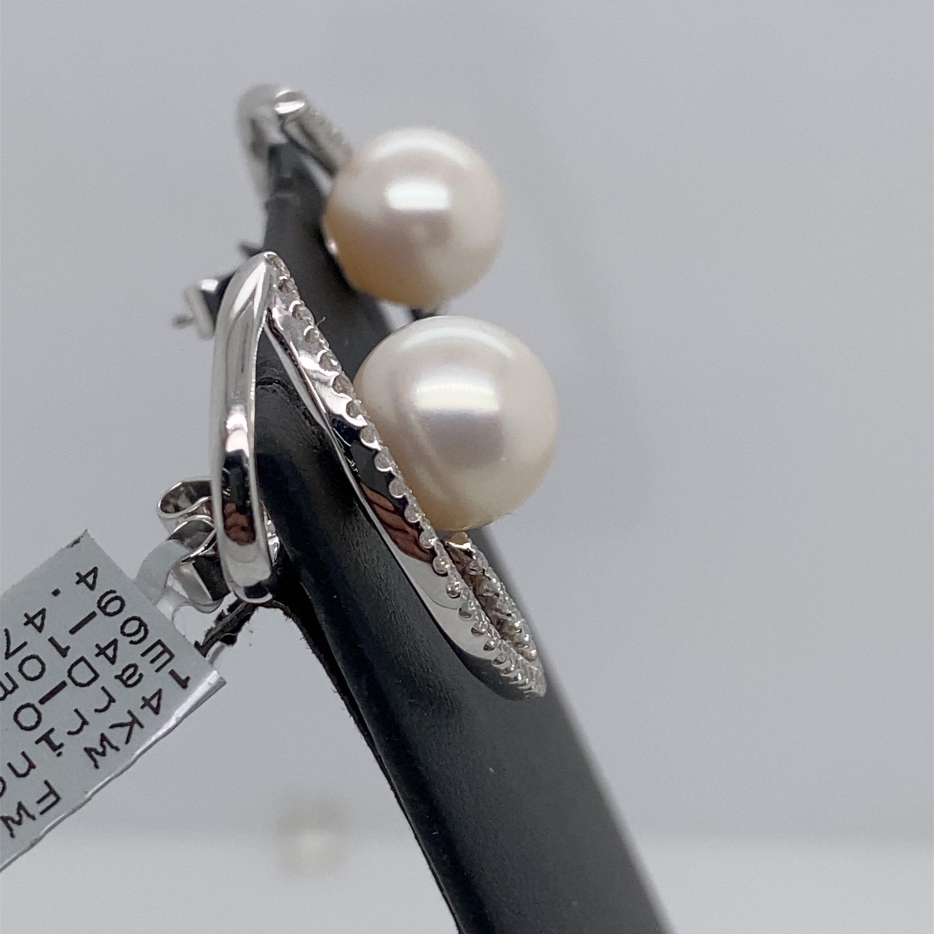 HARBOR D. White Freshwater Pearl Diamond Earrings Climbers 0.36 Carat  In New Condition For Sale In New York, NY