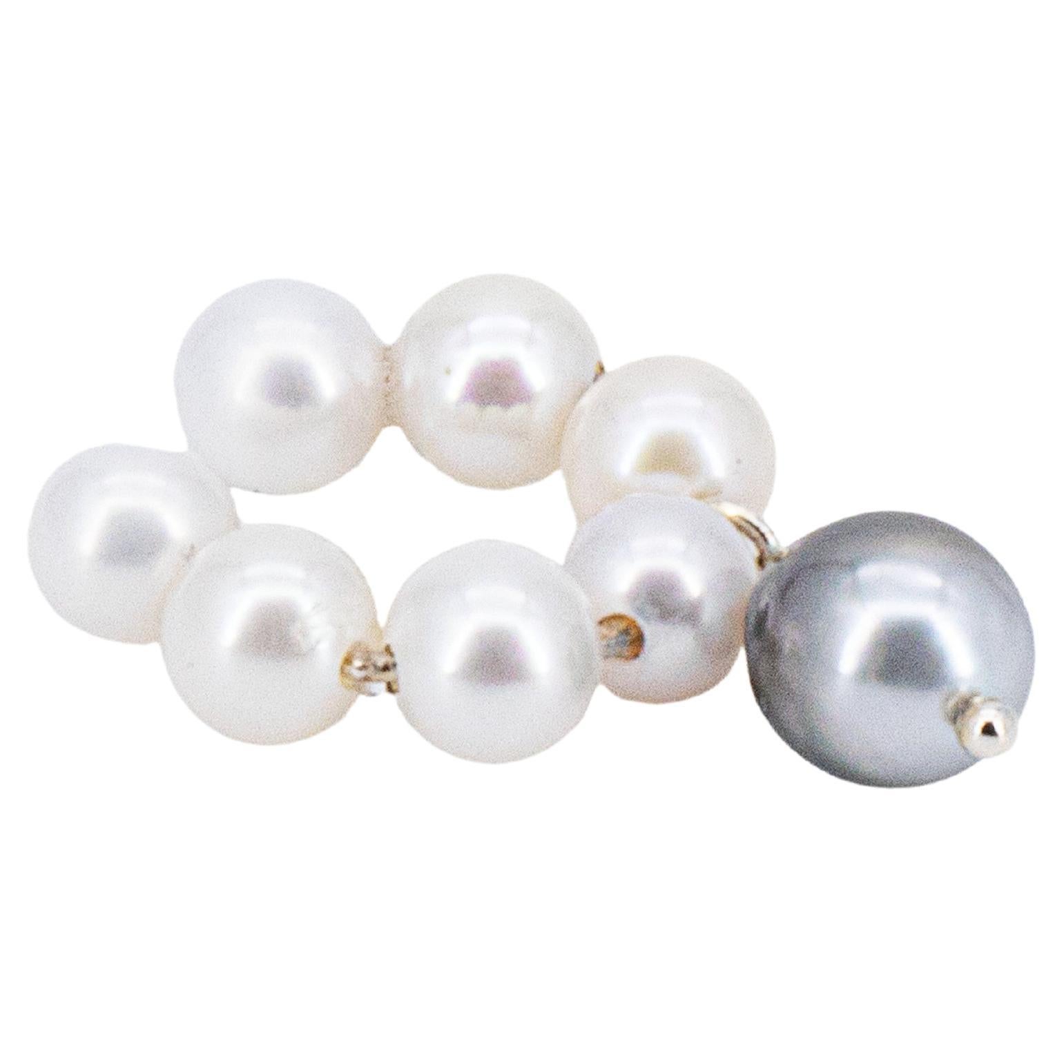 White freshwater pearl ear cuff with dangling Tahiti pearl For Sale