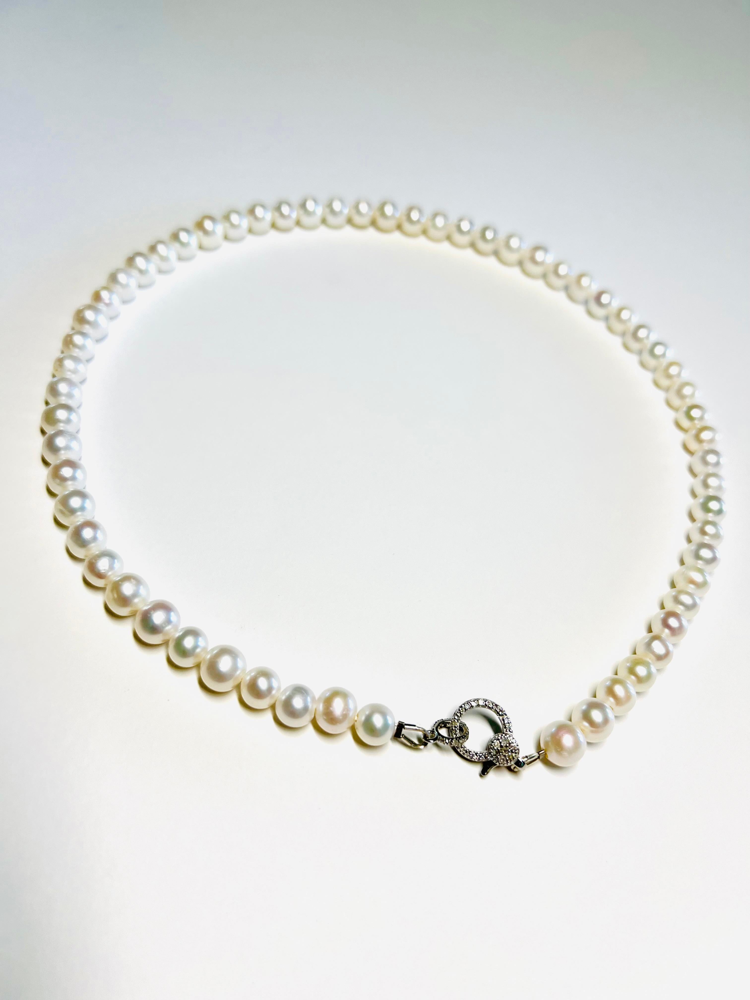 Collier de perles d'eau douce blanches avec double diamant incrusté 14k WG en vente 2