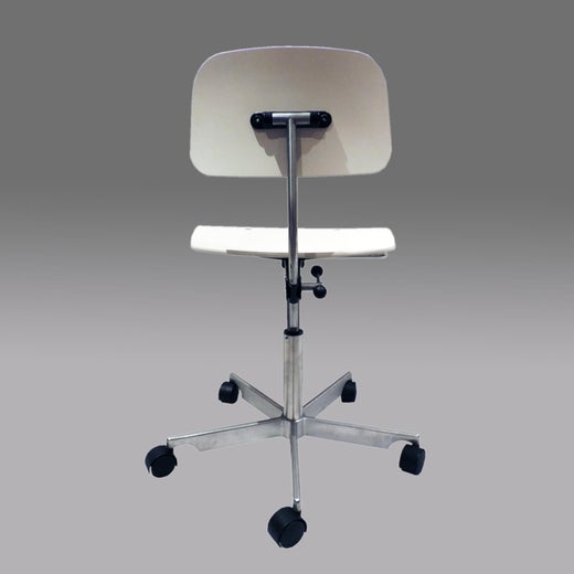White Fritz Hansen Kevi 2533 Swivel Office Chair For Sale at 1stDibs | fritz  hansen kevi chair, kevi fritz hansen, kevi office chair