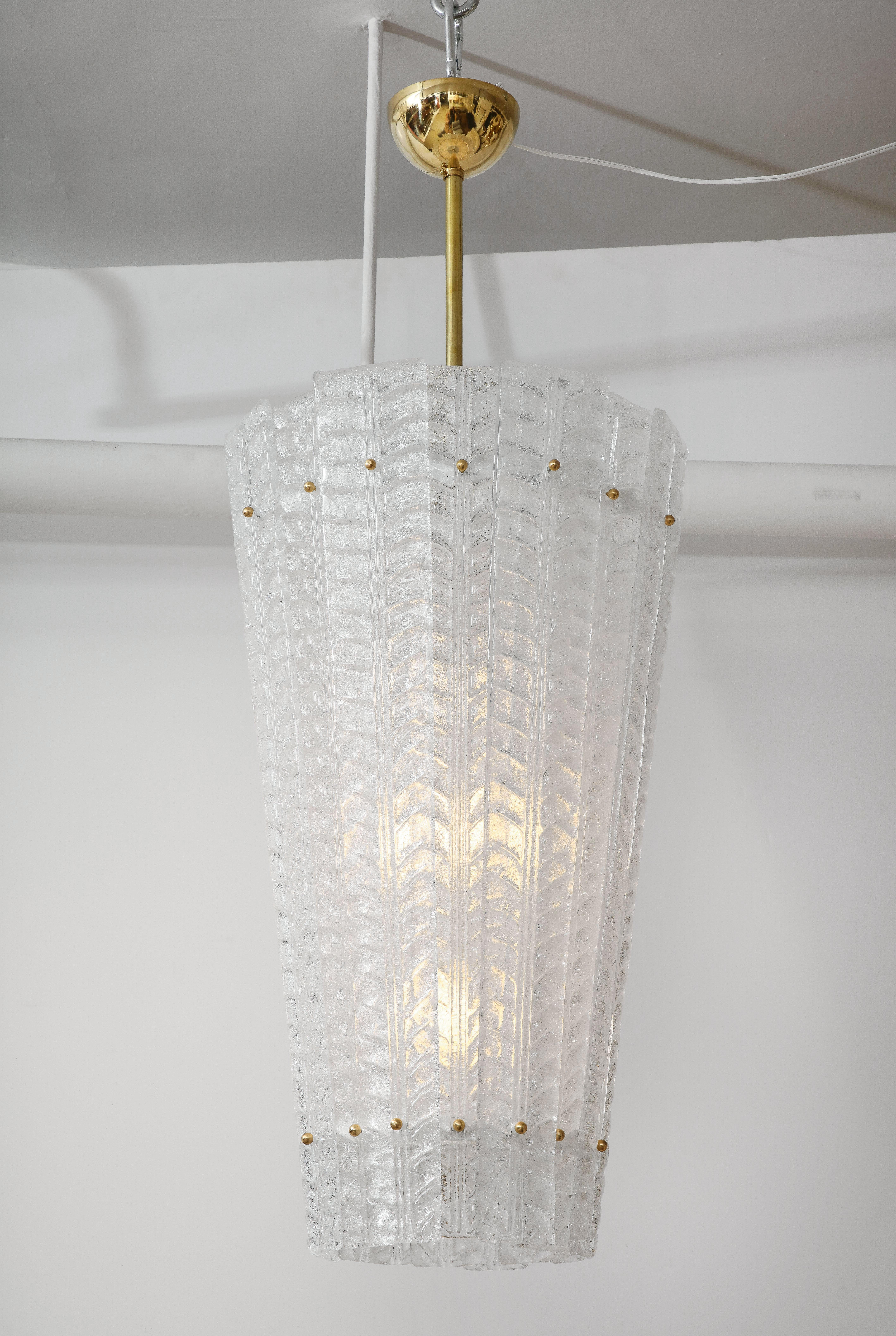Hand-Crafted White Frosted Textured Murano Glass and Brass Pendant Chandelier, Italy, 2022 For Sale