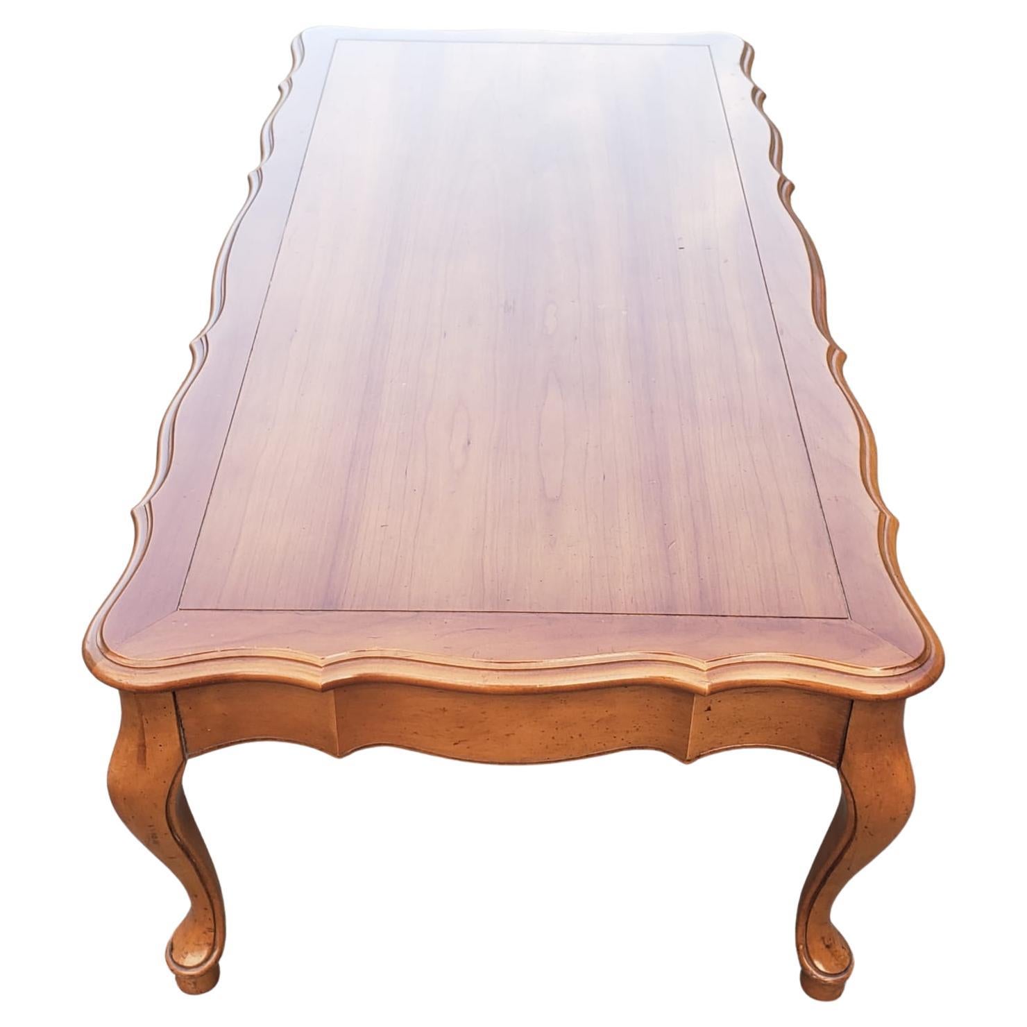 White Furniture French Country Cocktail Mesa de centro Provincial francés en venta