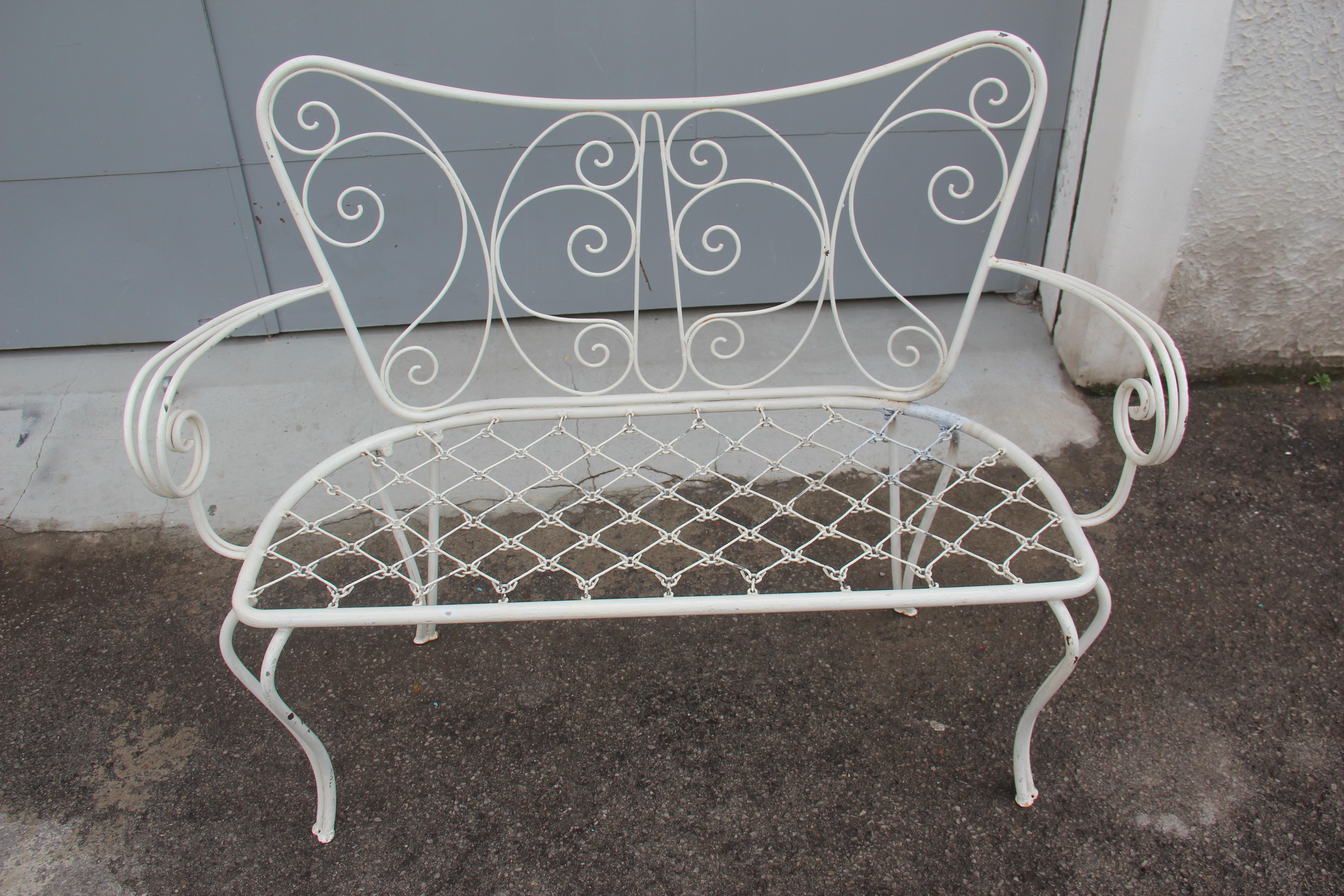 Mid-20th Century White Garden Sofa Mid-century Worked Shaped  Green Metal Cushion 1950s For Sale