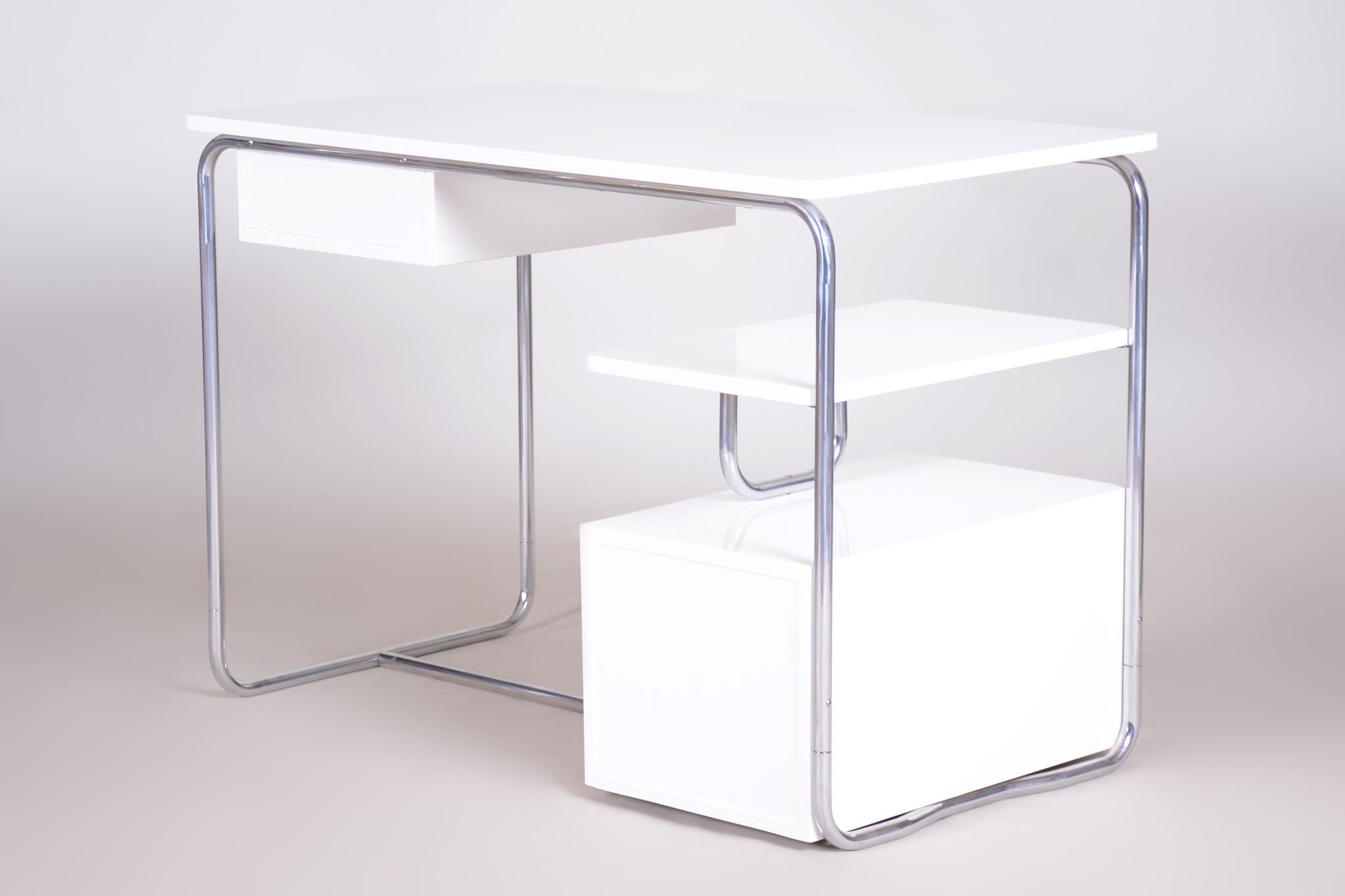 White German Bauhaus Chrome Plated Steel Writing Desk, Made in the 1930s In Good Condition For Sale In Horomerice, CZ