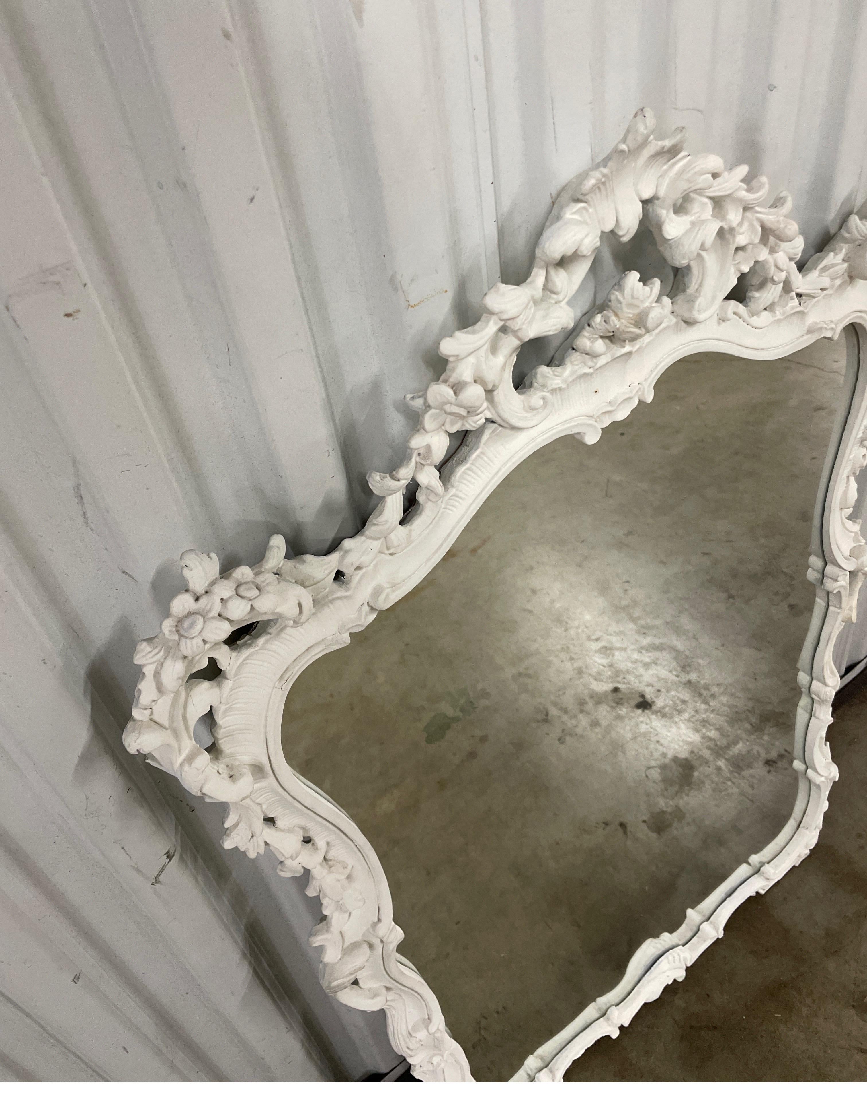 White Gesso Painted Carved Wood Italian Mirror For Sale 1