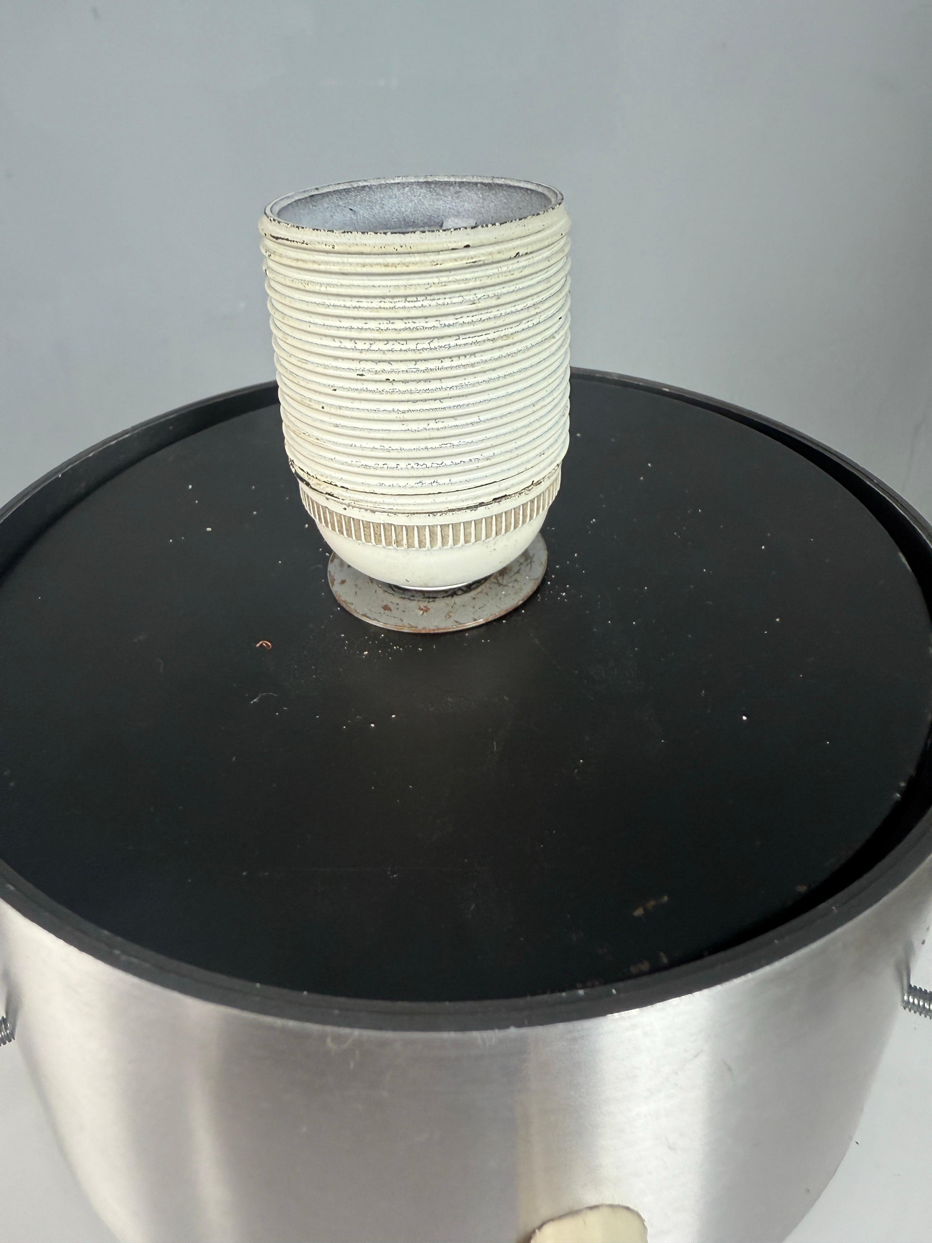 Weißes Glas 59 Zoll Stehlampe- 3-Wege-Schalter- siebziger Jahre Lampenschirm -Deutschland- im Angebot 9