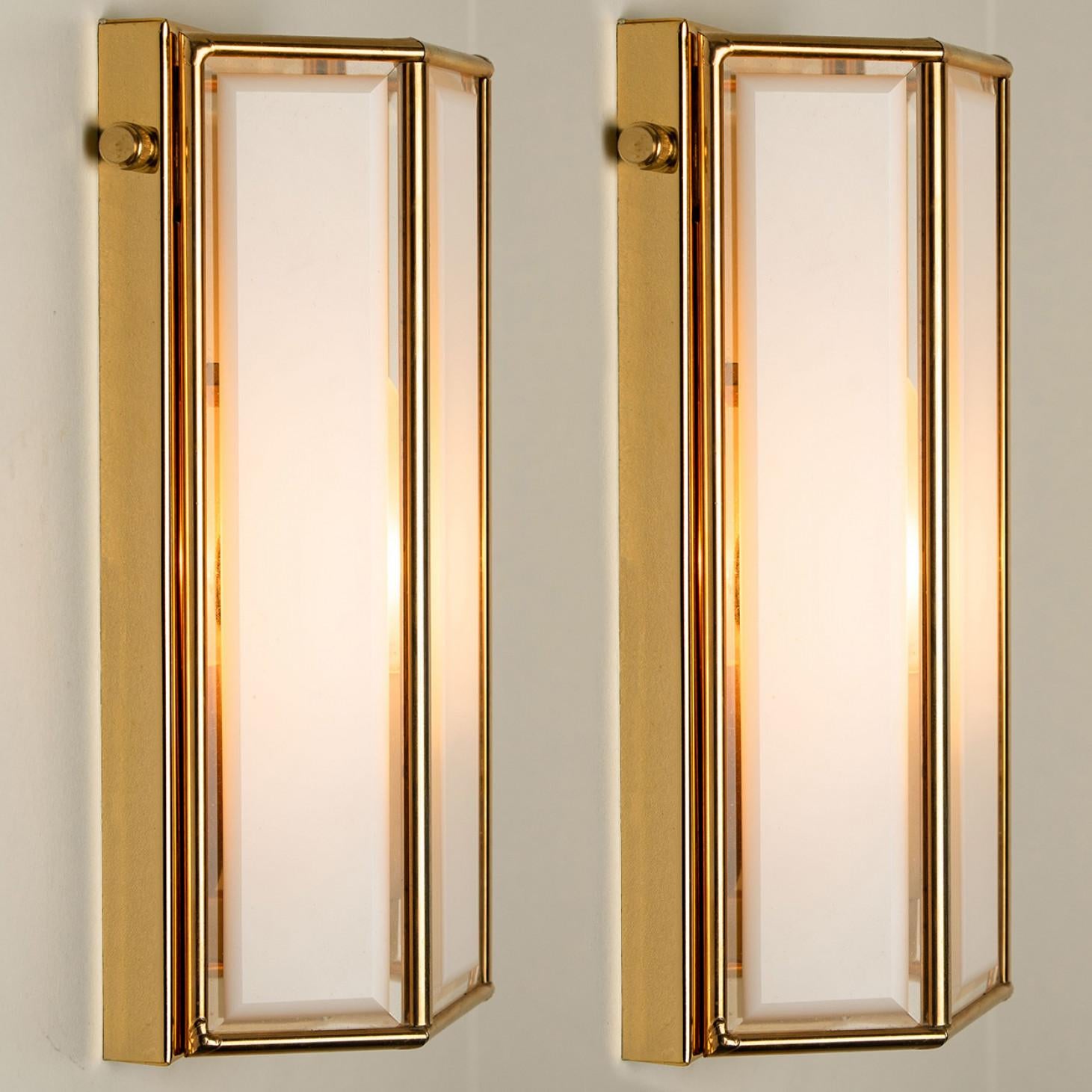 White Glass and Brass Wall Lights by Glashütte Limburg, 1970s In Good Condition For Sale In Rijssen, NL