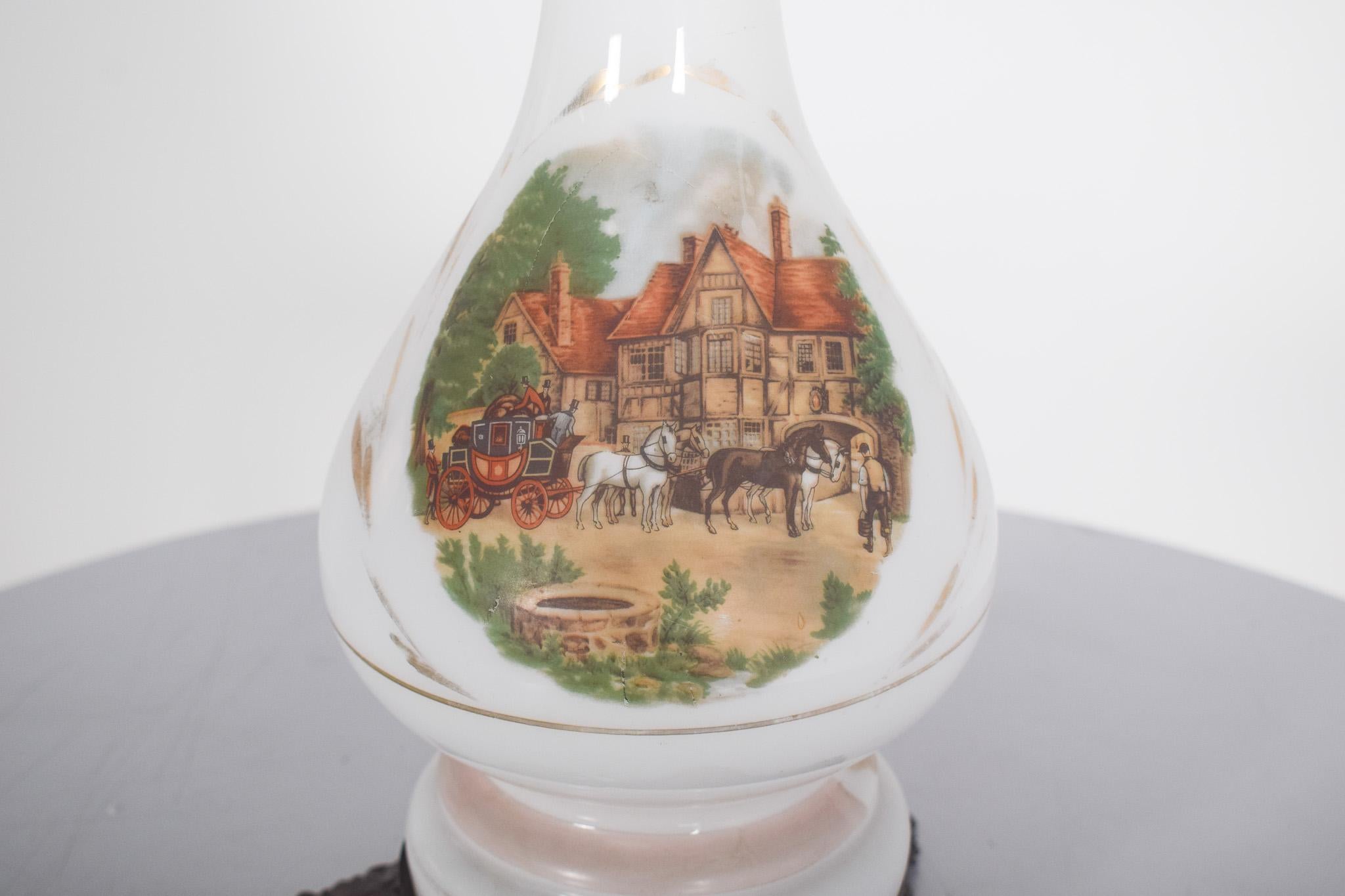 Lampe aus weißem Glas und Metall (Portugiesisch) im Angebot