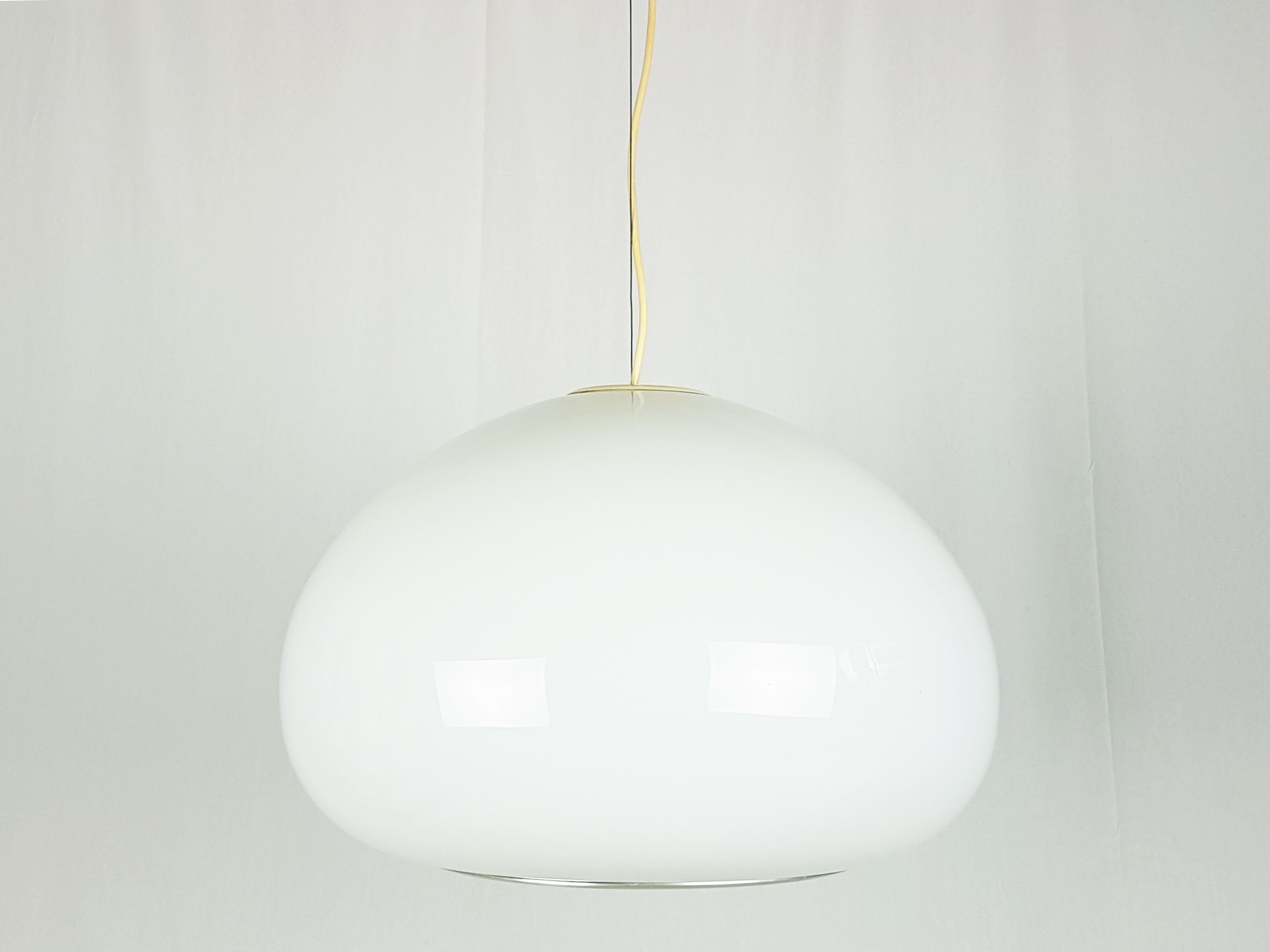 White Glass and Silvered Aluminum Reflector 1960s Black & White Pendant by Flos 2