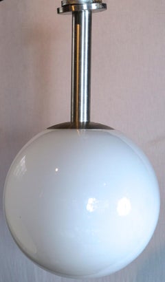 Lampada a sospensione a sfera in vetro bianco con stelo in alluminio, singola o a coppia