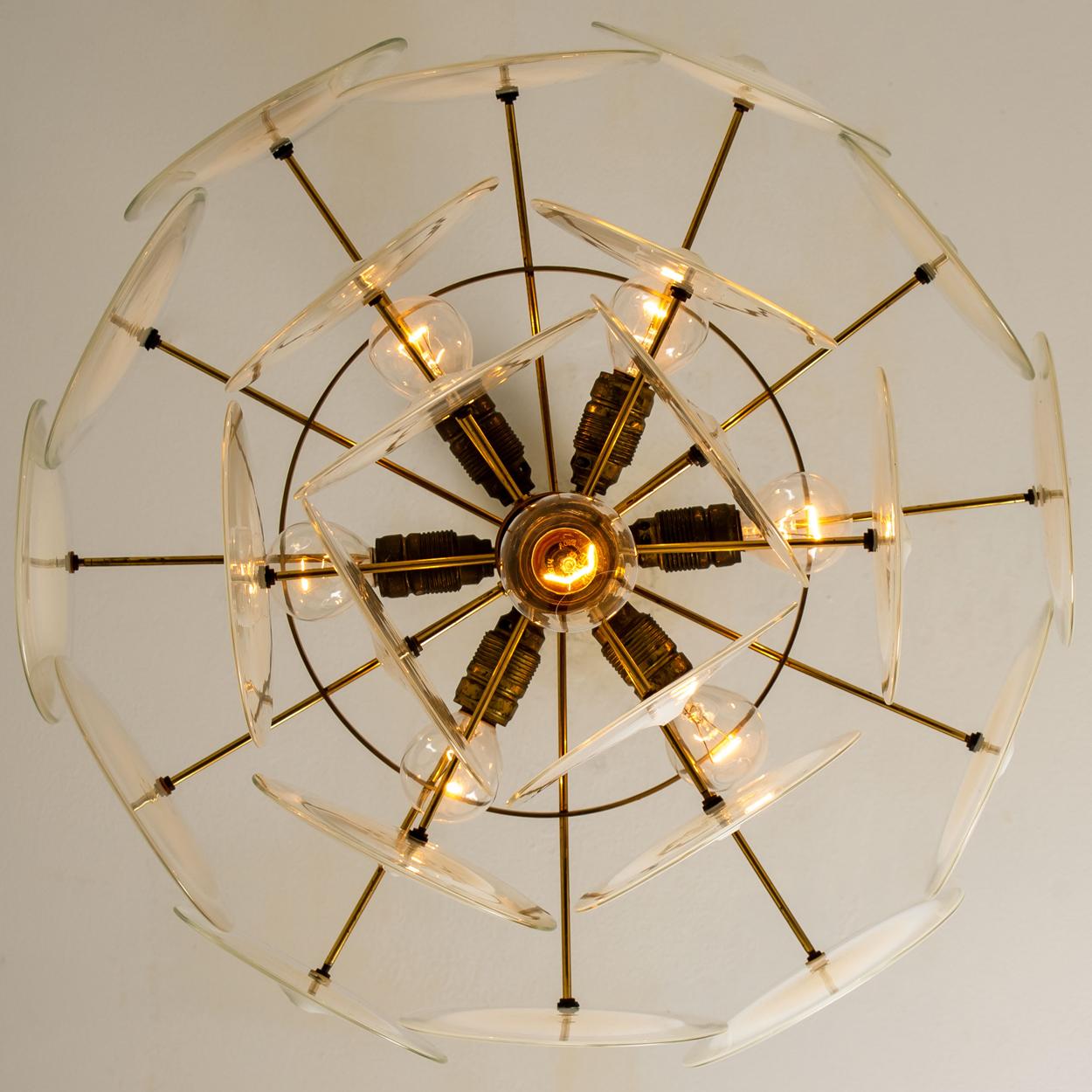 White Glass Disc Chandelier in the Style of Vistosi, Italy, 1970s In Good Condition For Sale In Rijssen, NL