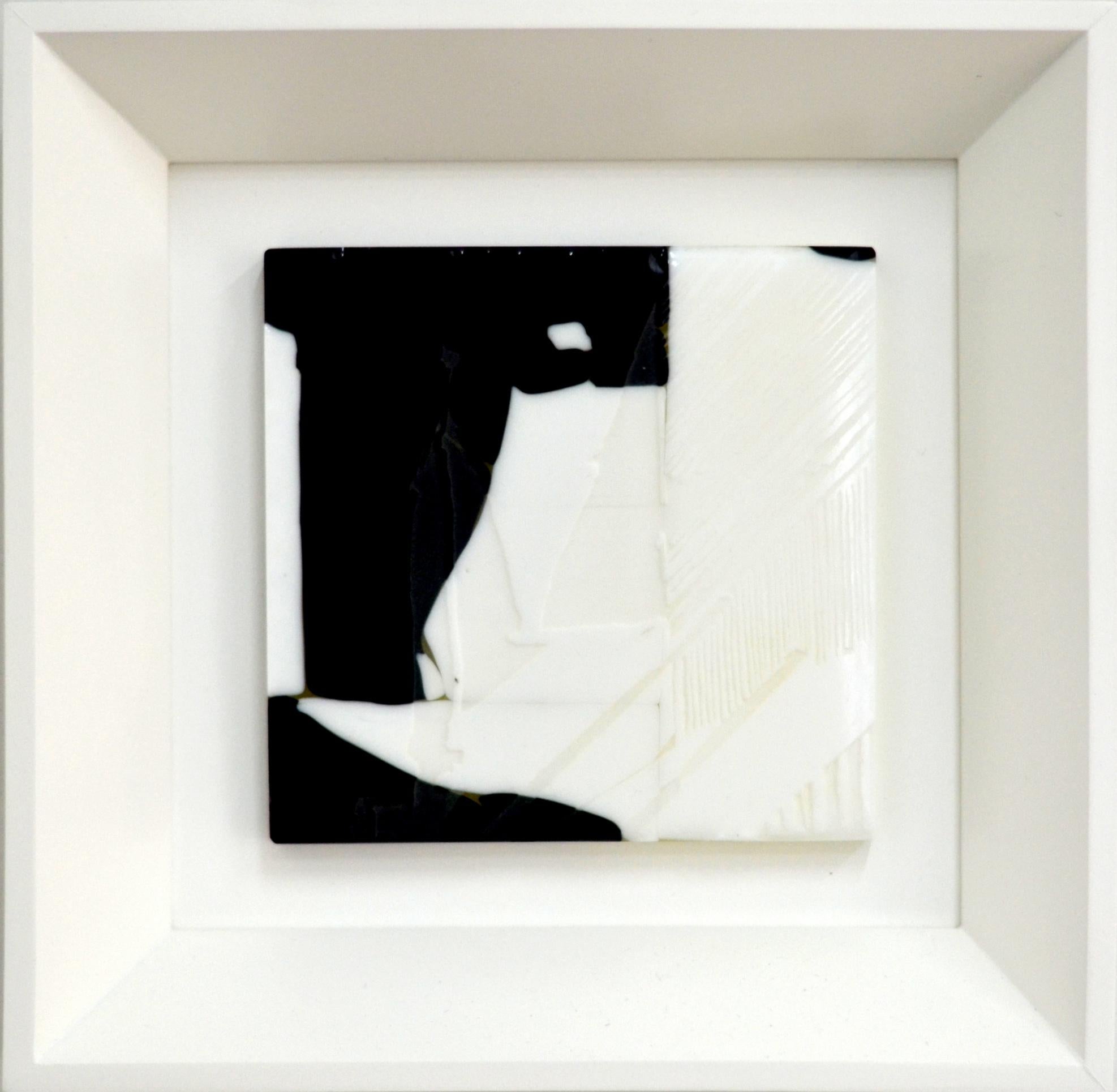 Mexican White Glass / Kidghe / Artist / Contemporary