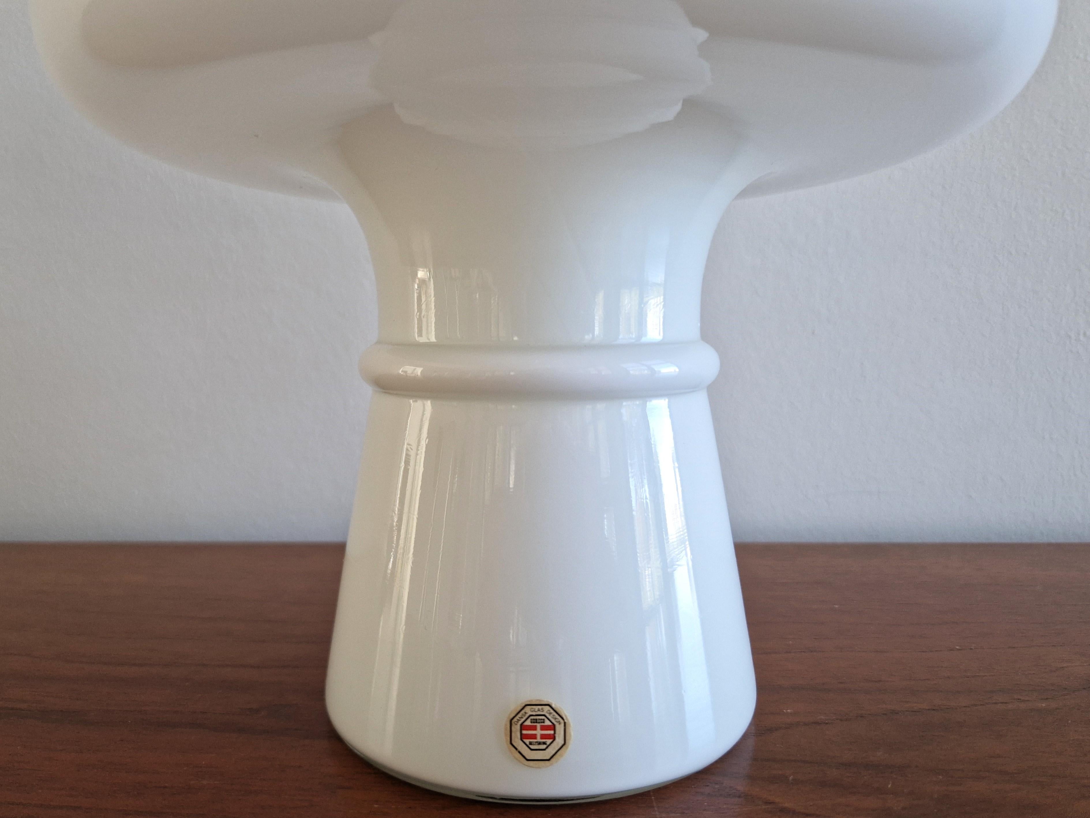 Mid-Century Modern White glass mushroom table lamp for Odreco Belysning, Denmark 1980's For Sale