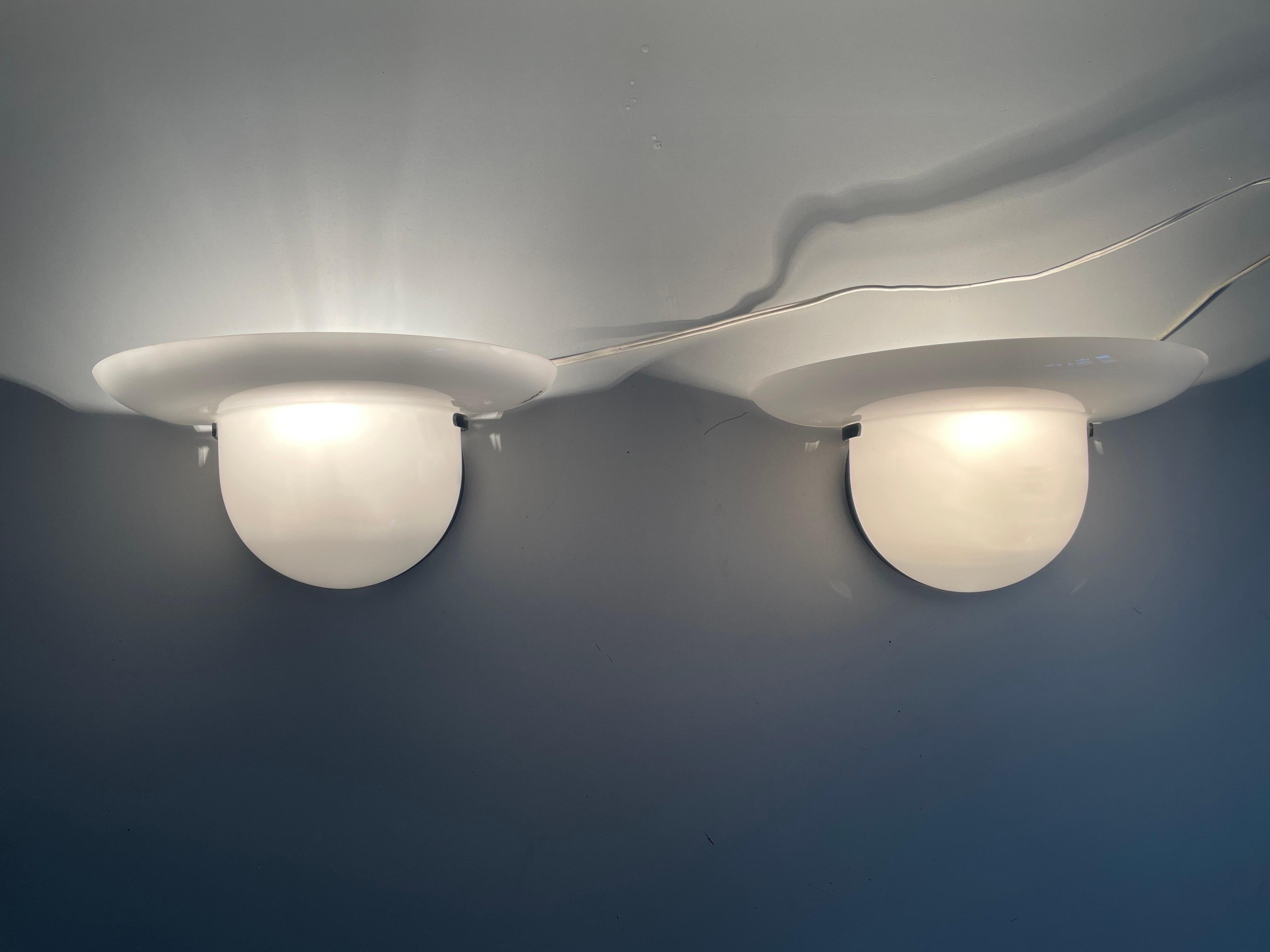 White Glass Pair of Sconces by VeArt, 1970s, Italy For Sale 5