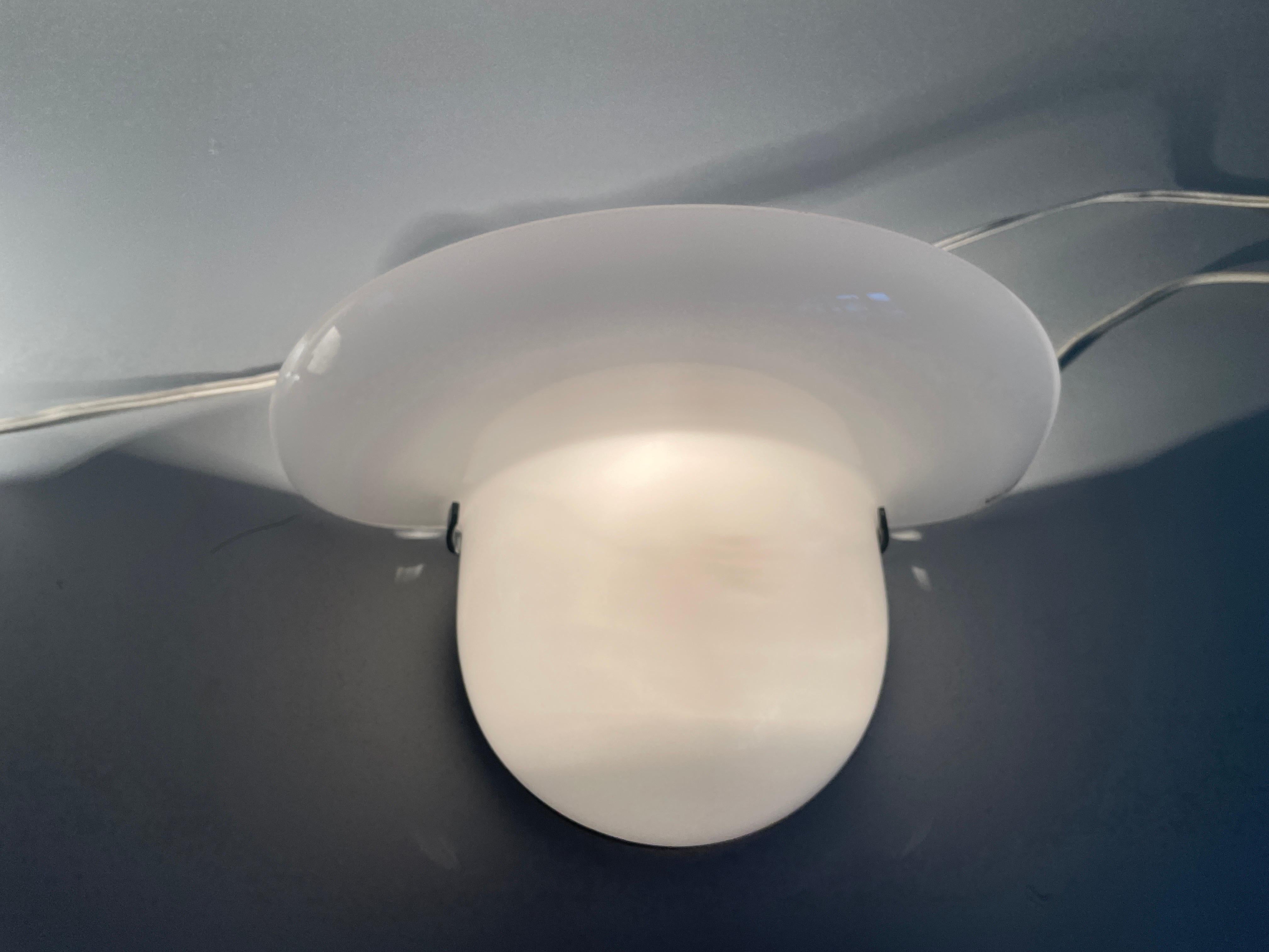 White Glass Pair of Sconces by VeArt, 1970s, Italy For Sale 10
