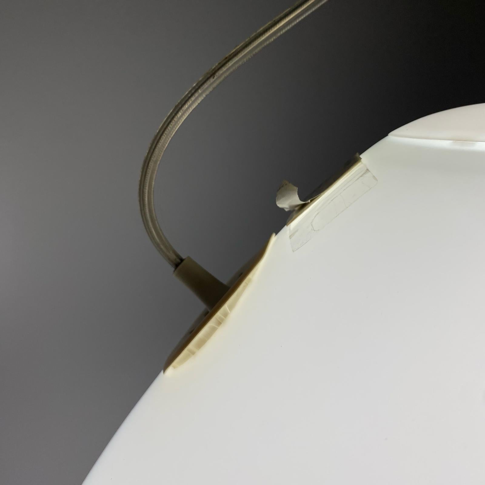Anhänger aus weißem Glas, Modell „ Capsule“, Ross Lovegrove für Artemide, Italien, 2010 im Angebot 5