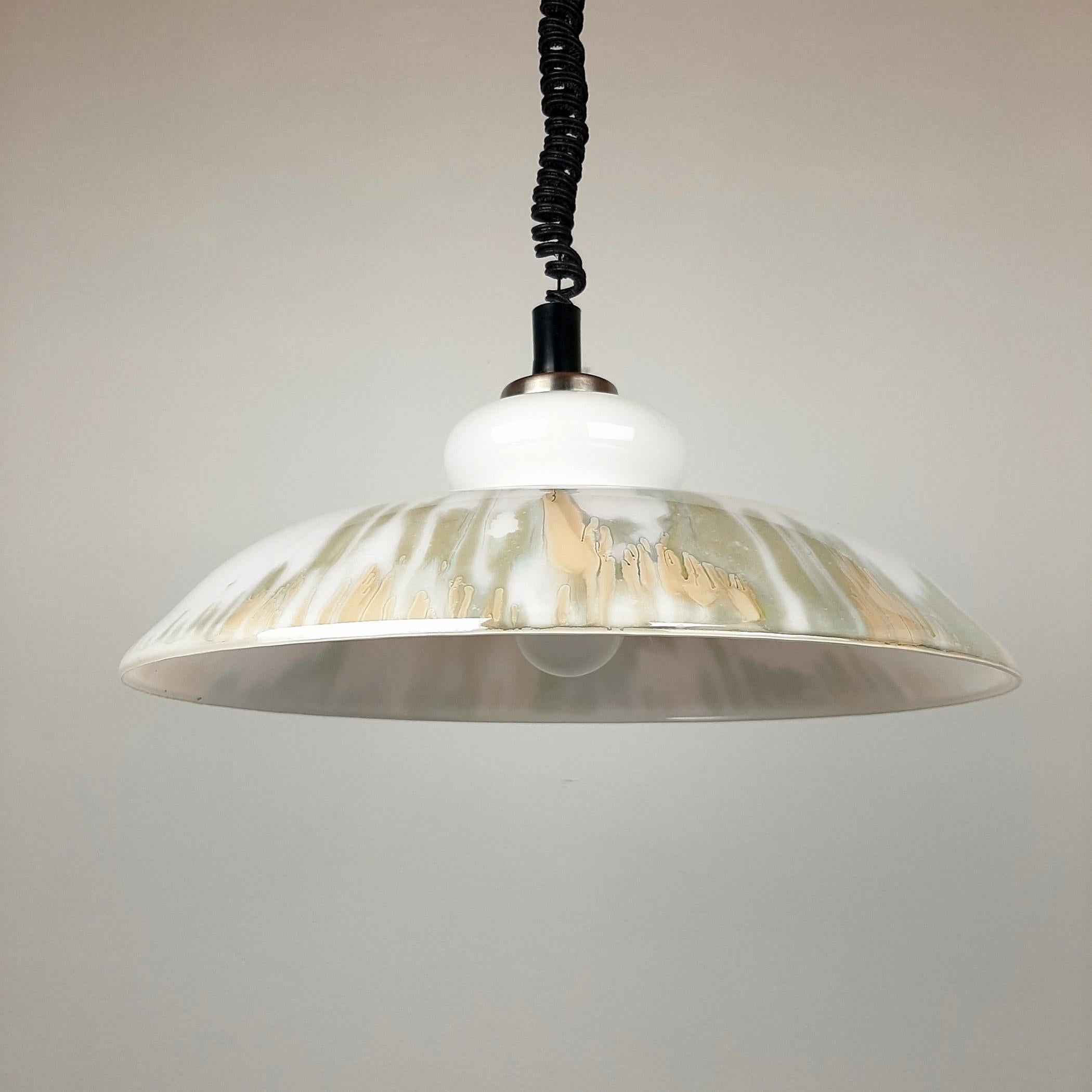 Sloveno Lampada a sospensione in vetro bianco, Jugoslavia, anni '70 in vendita