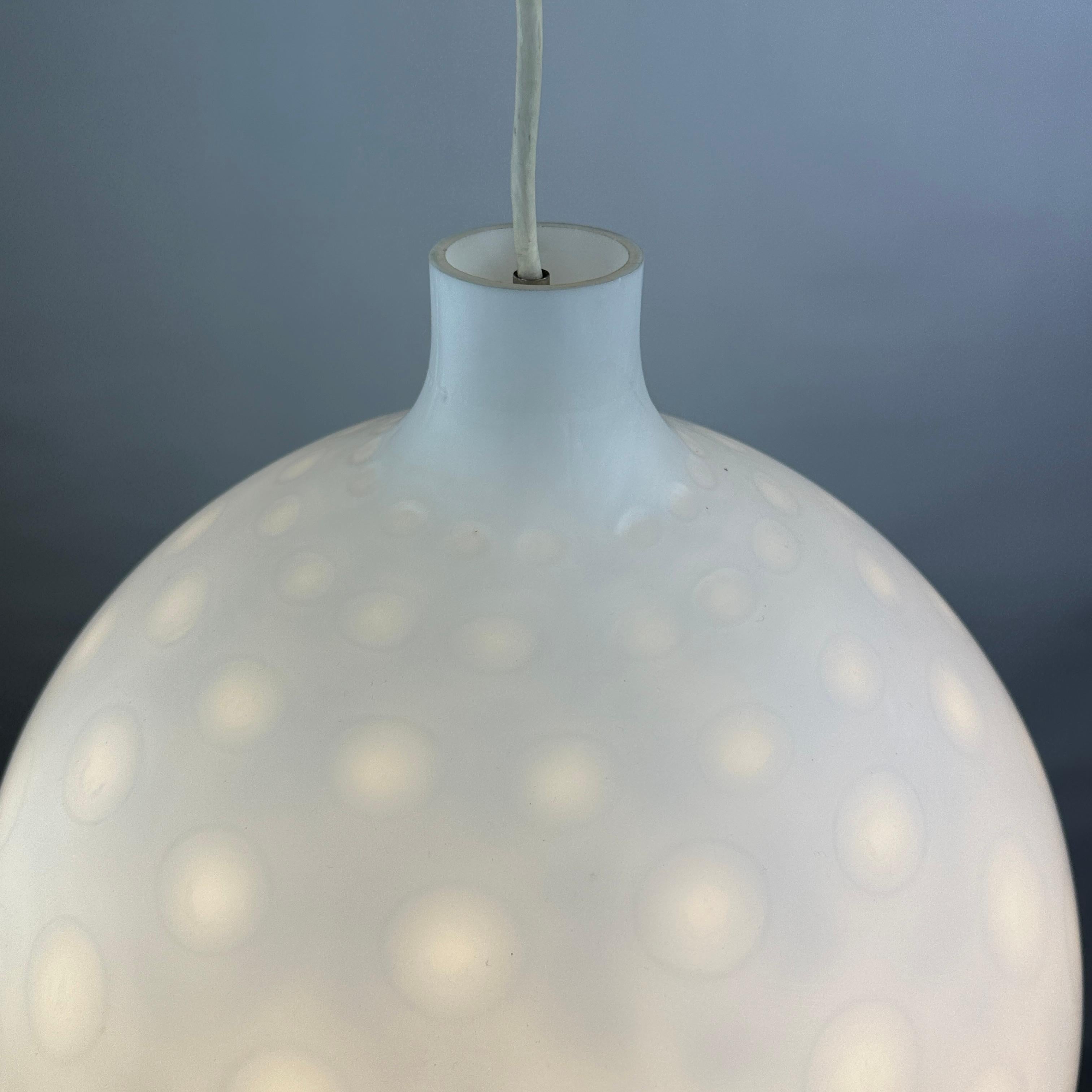 White glass pendant light COMO XL by Aloys Gangkofner for Peill and Putzler 1950 In Excellent Condition For Sale In TERHEIJDEN, NB