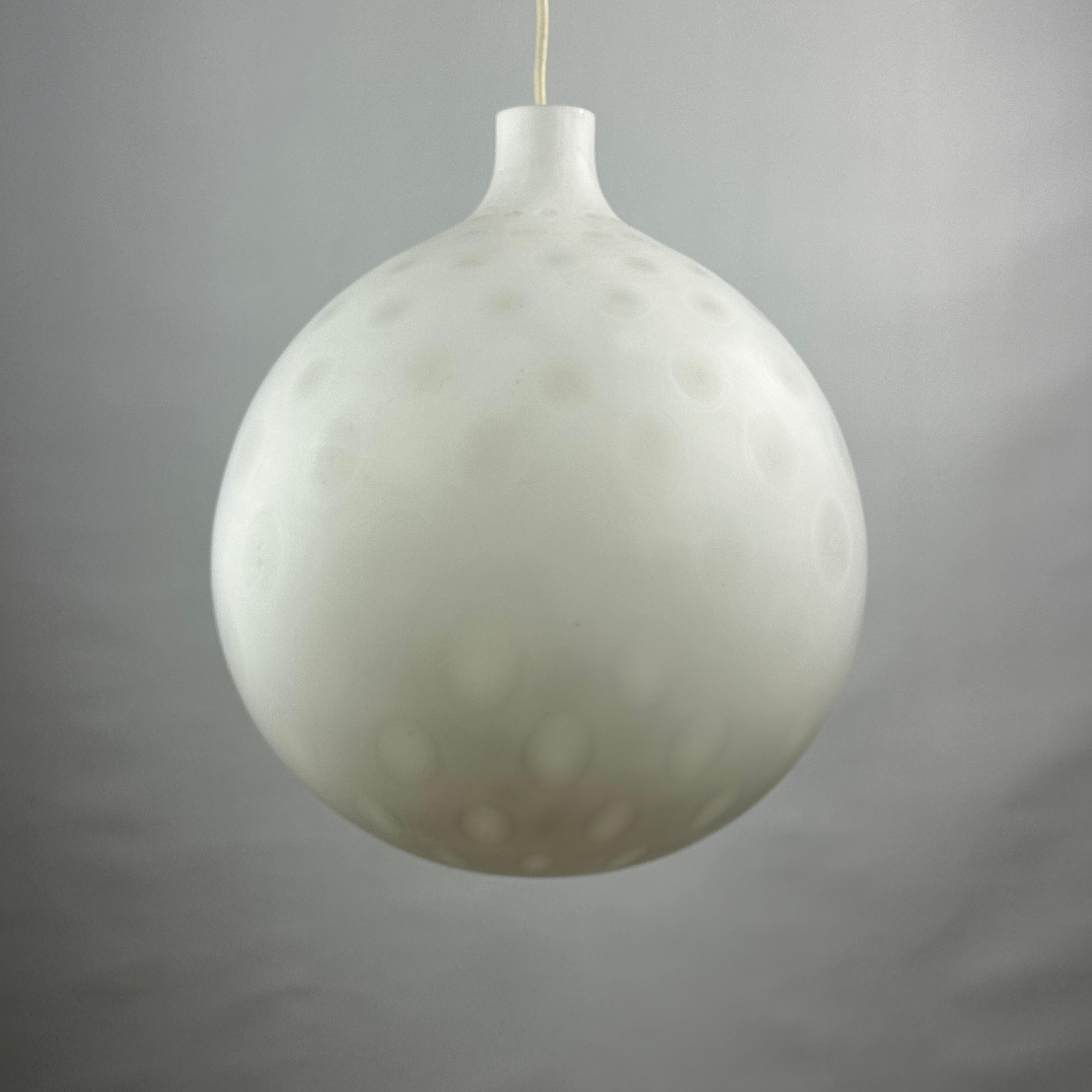 White glass pendant light COMO XL by Aloys Gangkofner for Peill and Putzler 1950 For Sale 1