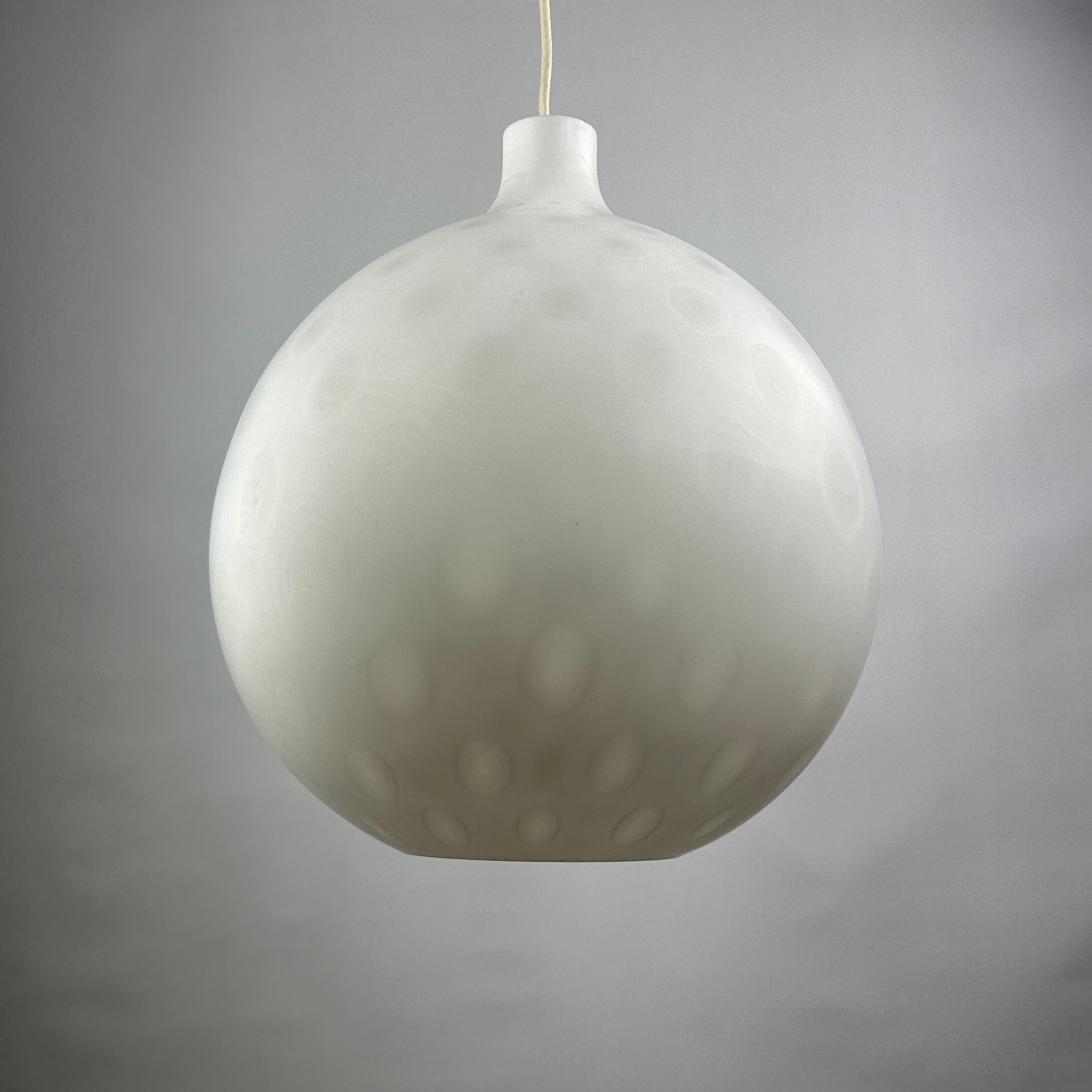 White glass pendant light COMO XL by Aloys Gangkofner for Peill and Putzler 1950 For Sale 2